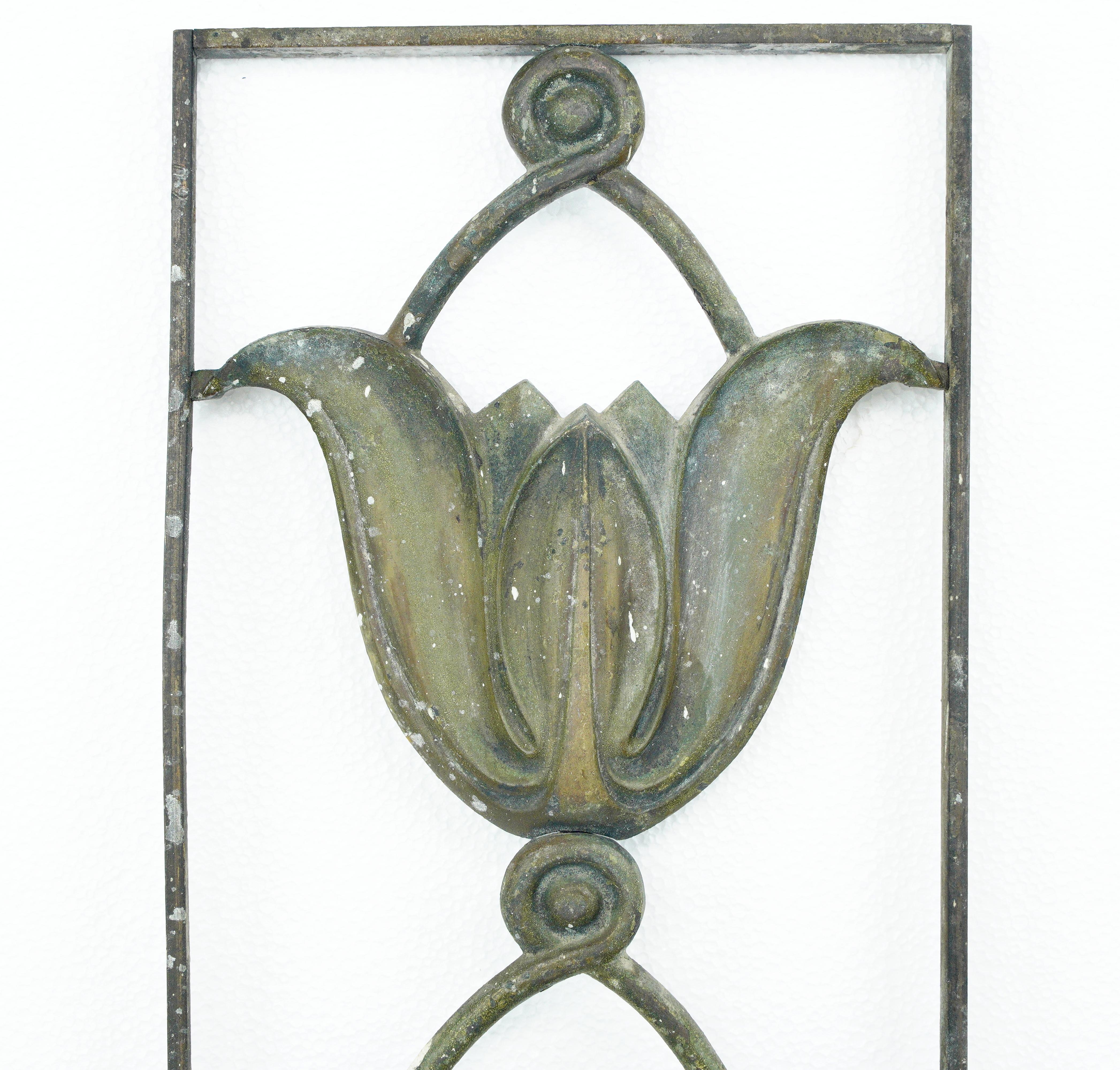31 in. Bronze Vertical Tulip Design Architectural Panel In Good Condition For Sale In New York, NY