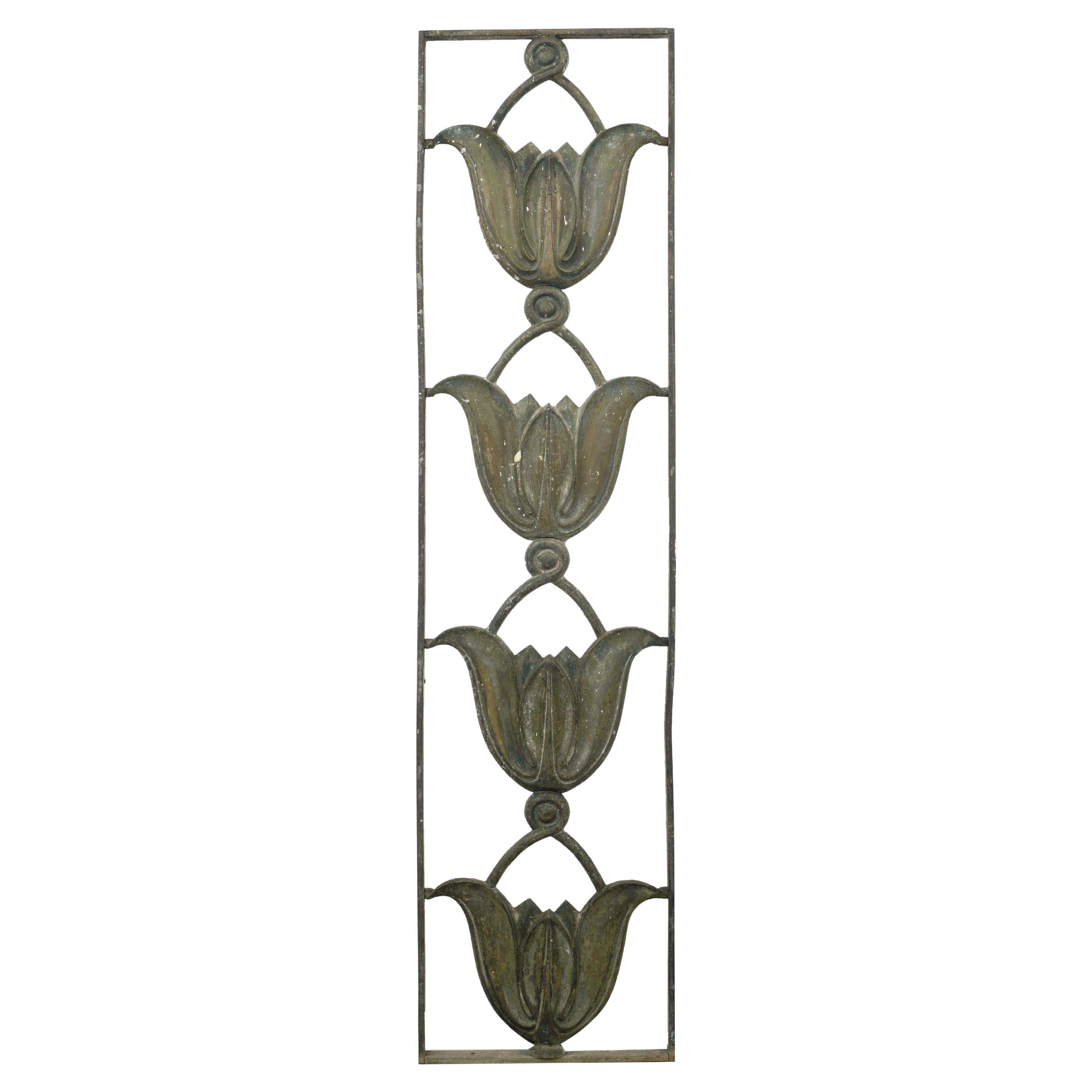 31 in. Vertikales architektonisches Bronze-Paneel mit Tulpendesign im Angebot