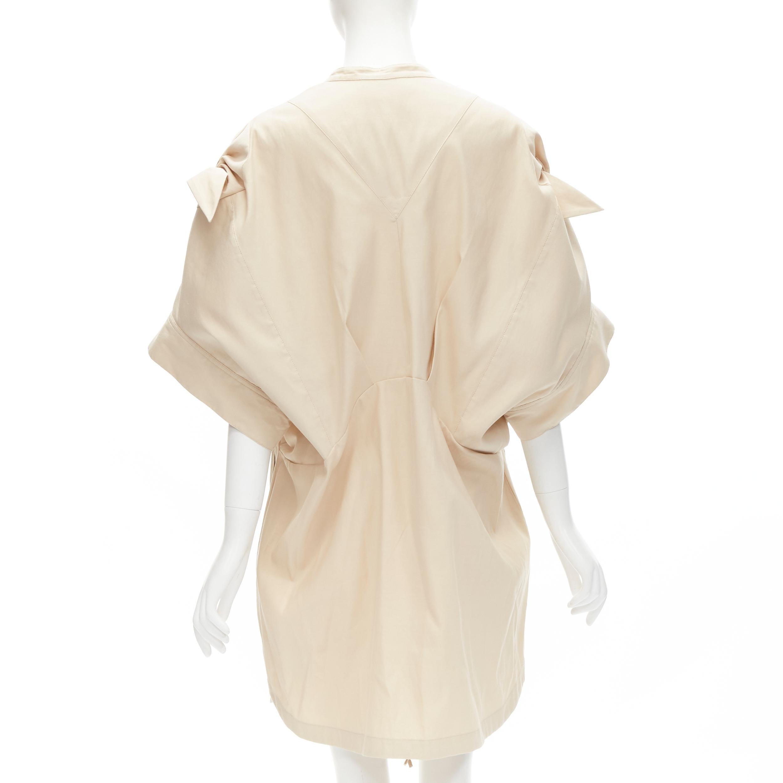 Beige Robe cocon surdimensionnée 3.1 PHILLIP LIM en coton mélangé beige avec nœud papillon taille US 2 S en vente