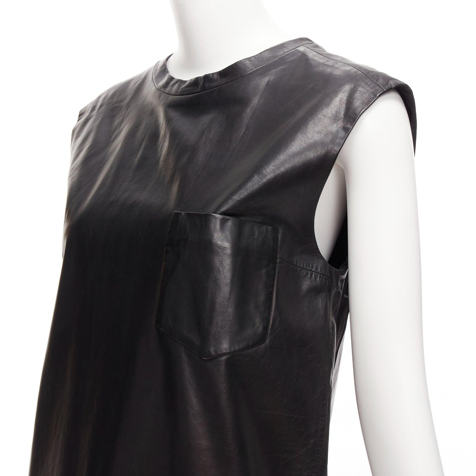 3.1 Phillip Lim Mini robe en cuir noir avec fente empochée et laçage en trou de serrure US2 S en vente 3