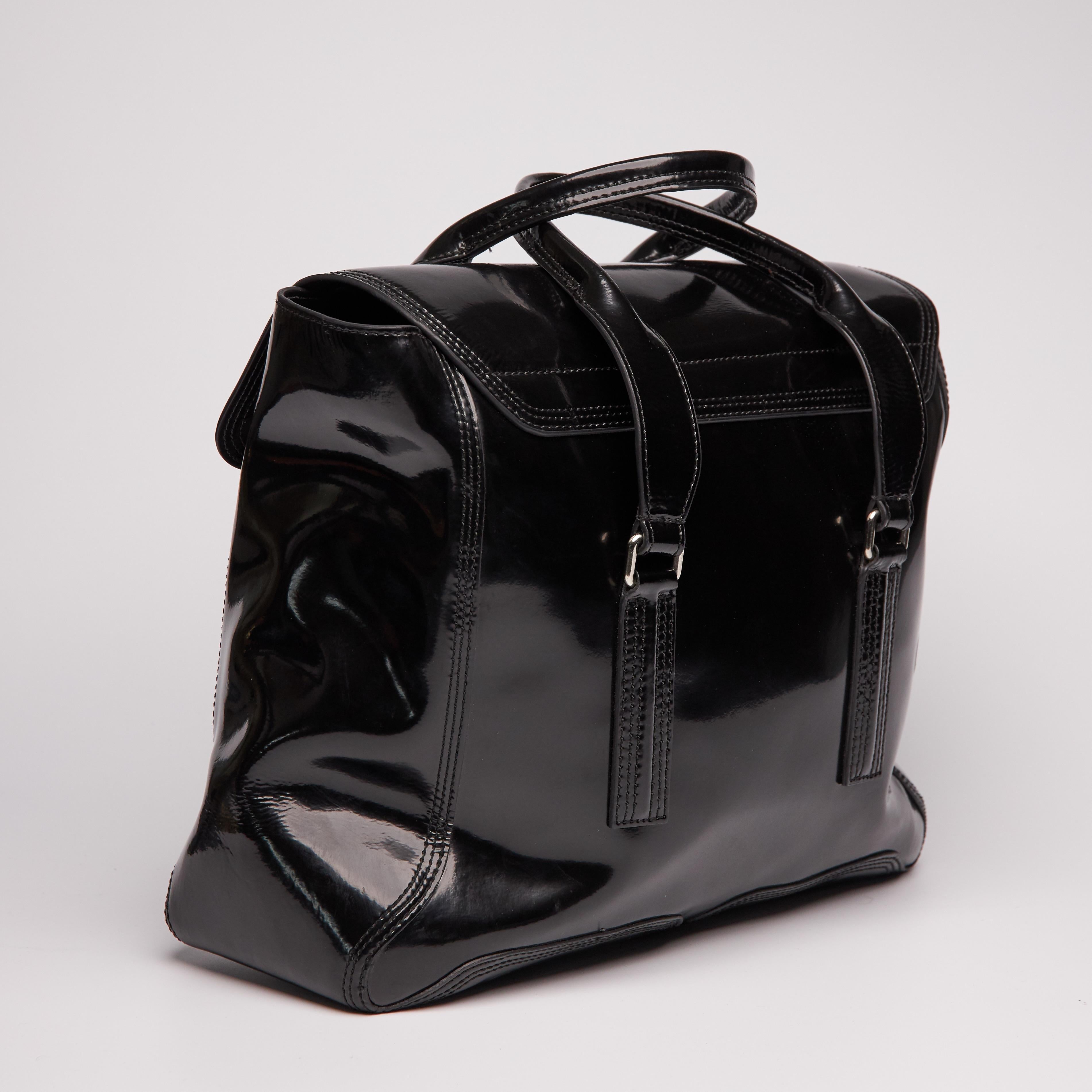 Große Pashli-Tasche aus schwarzem Lackleder von Phillip Lim (Schwarz) im Angebot