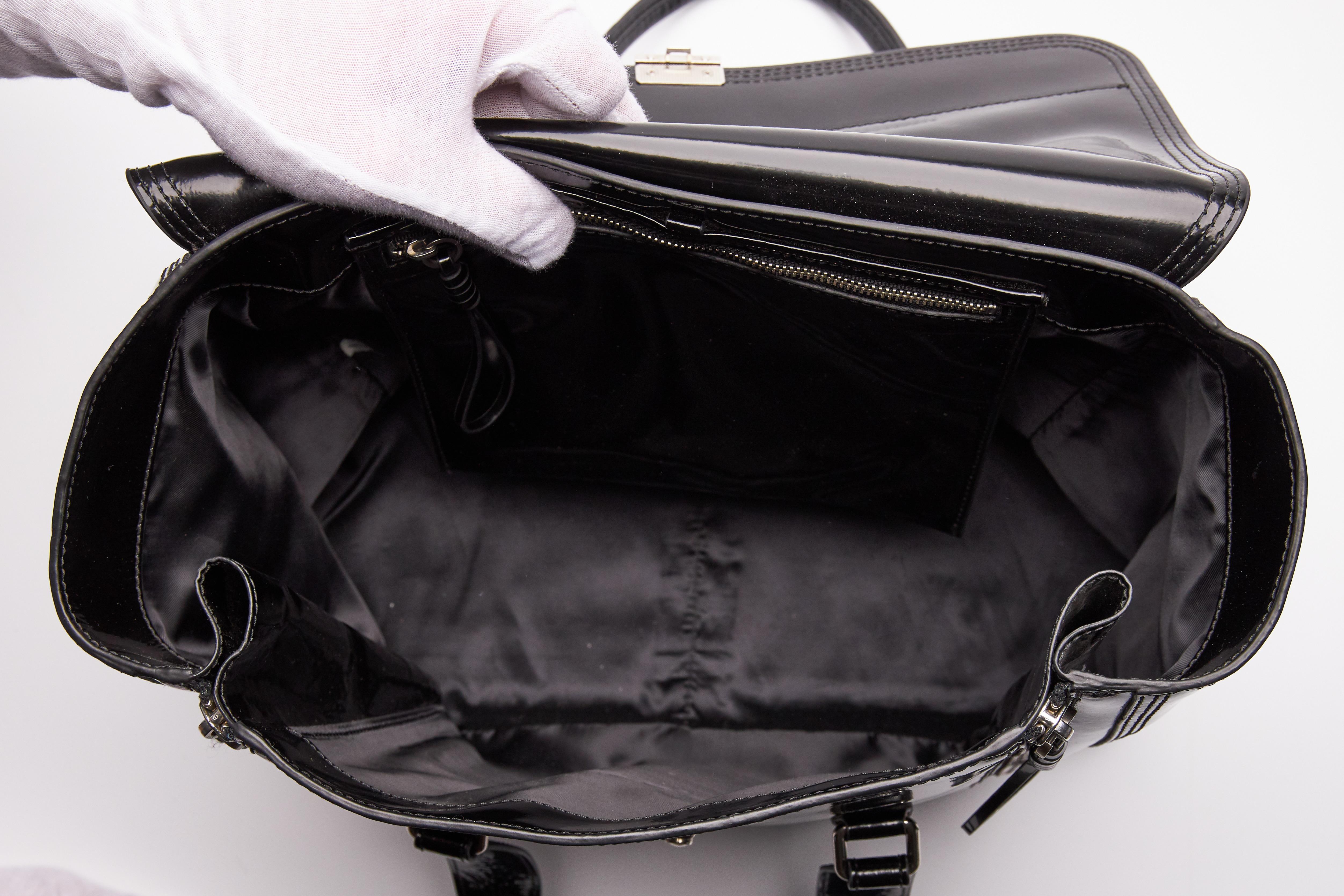 Große Pashli-Tasche aus schwarzem Lackleder von Phillip Lim für Damen oder Herren im Angebot