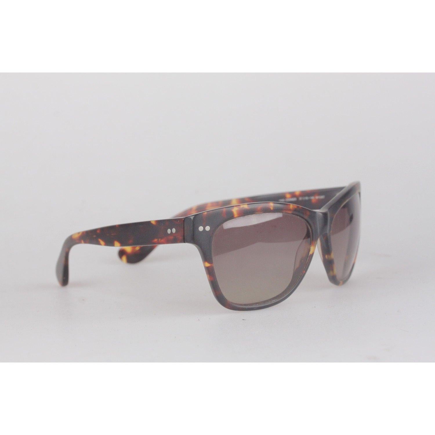 - Brown plastic frame
- Gradient green lenses
- Classic squared frame
- Philip Lim logo on left temple
- Mod. CONNER - 57/15 - 140 - Mtort


Details

MATERIAL: Acetate

COLOR: Brown

MODEL: Conner

GENDER: Unisex Adults

COUNTRY OF MANUFACTURE: