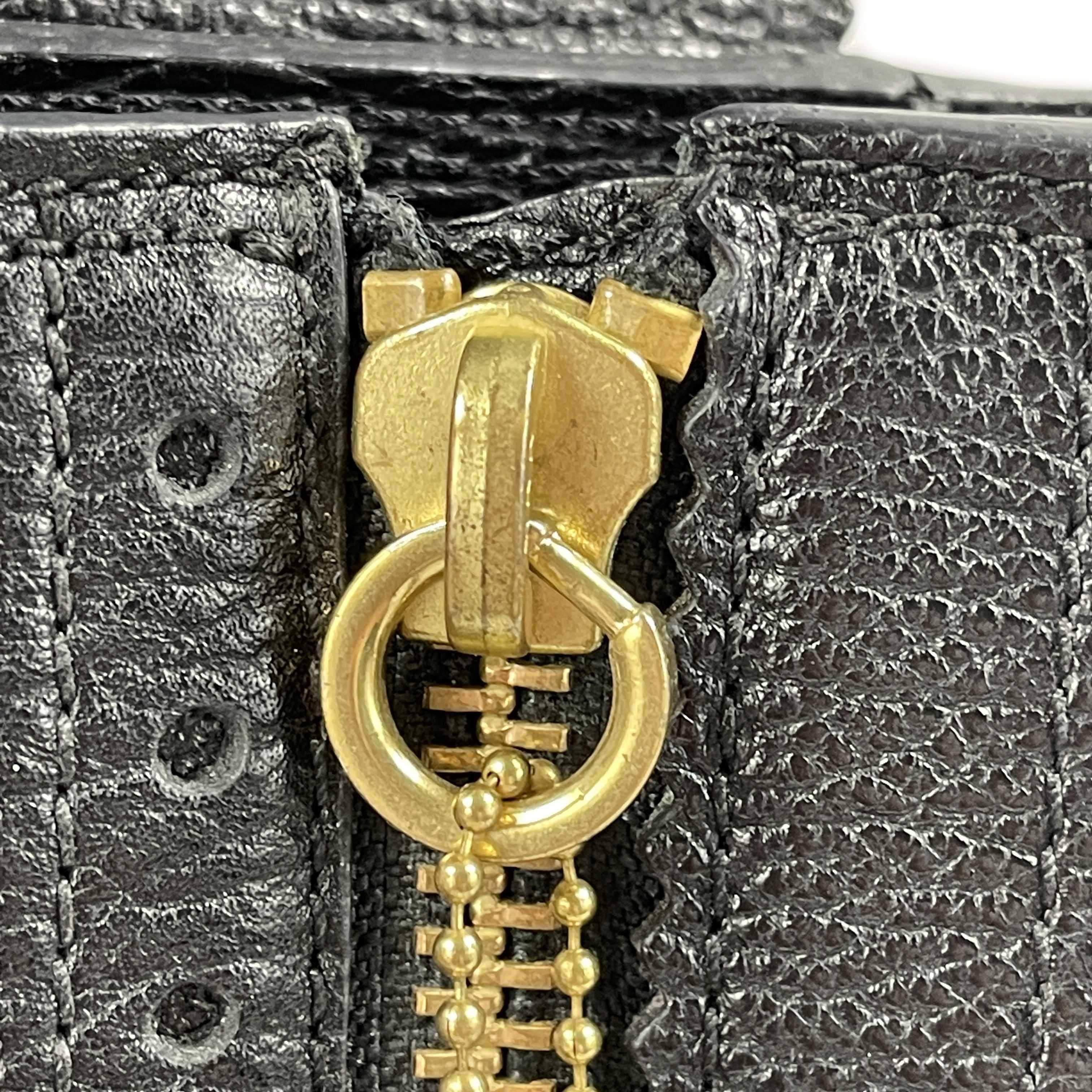 3.1 Phillip Lim Pashli Messenger Bag aus schwarz/goldenem genarbtem Leder im Angebot 7