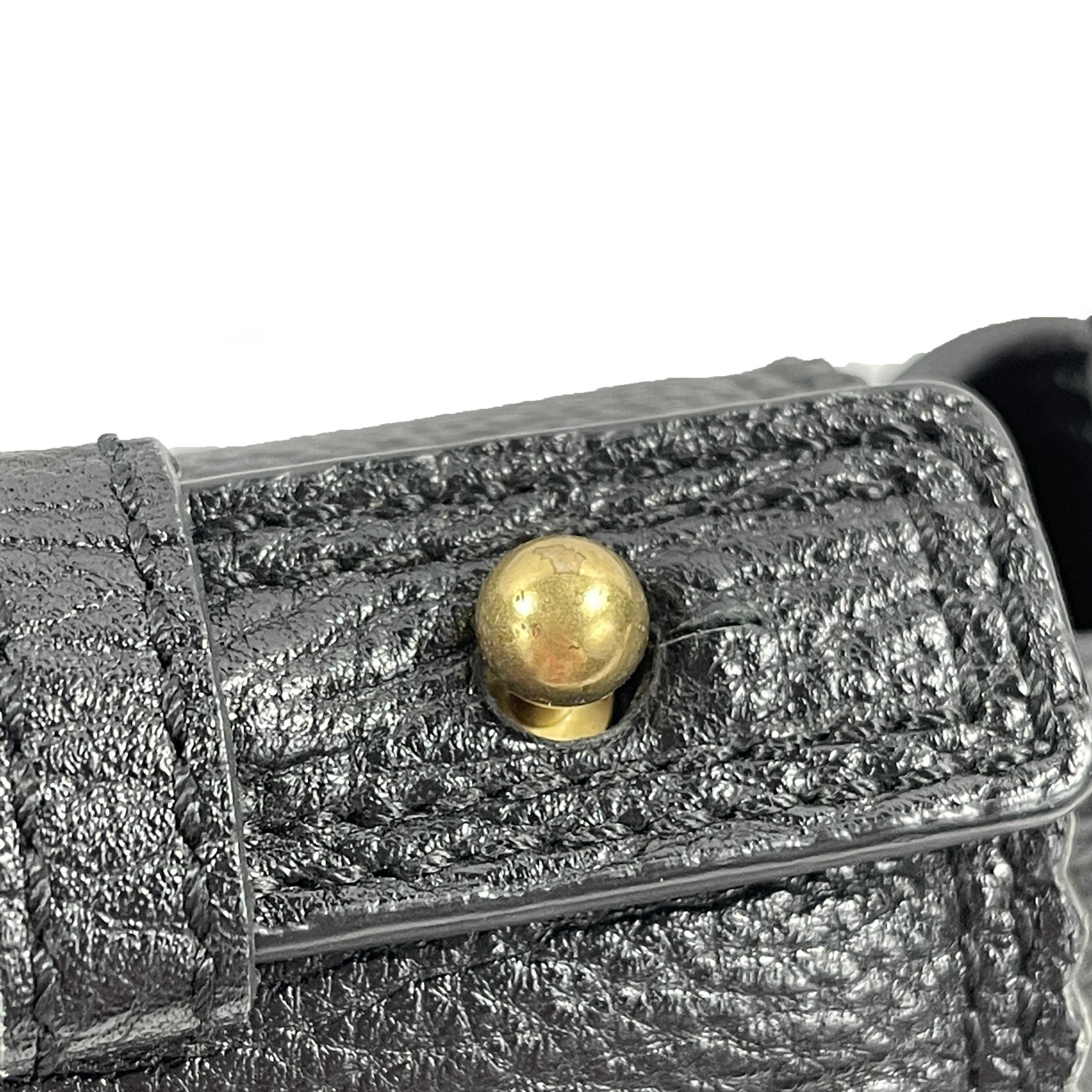 3.1 Phillip Lim Pashli Messenger Bag aus schwarz/goldenem genarbtem Leder im Zustand „Hervorragend“ im Angebot in Sanford, FL