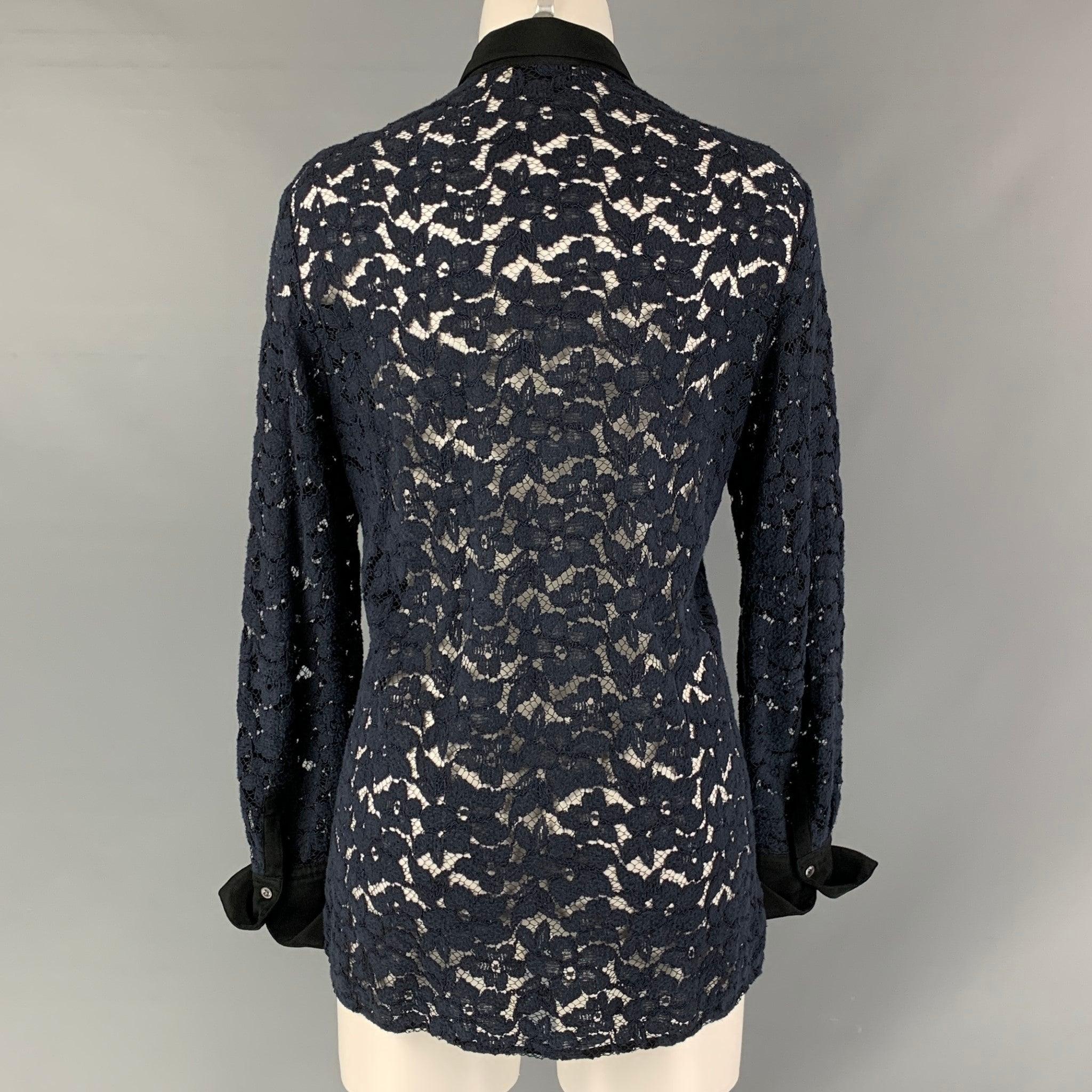 3.1 PHILLIP LIM Navy Lace Hidden Placket Size 4 Black Viscose Blend Shirt In Excellent Condition For Sale In San Francisco, CA