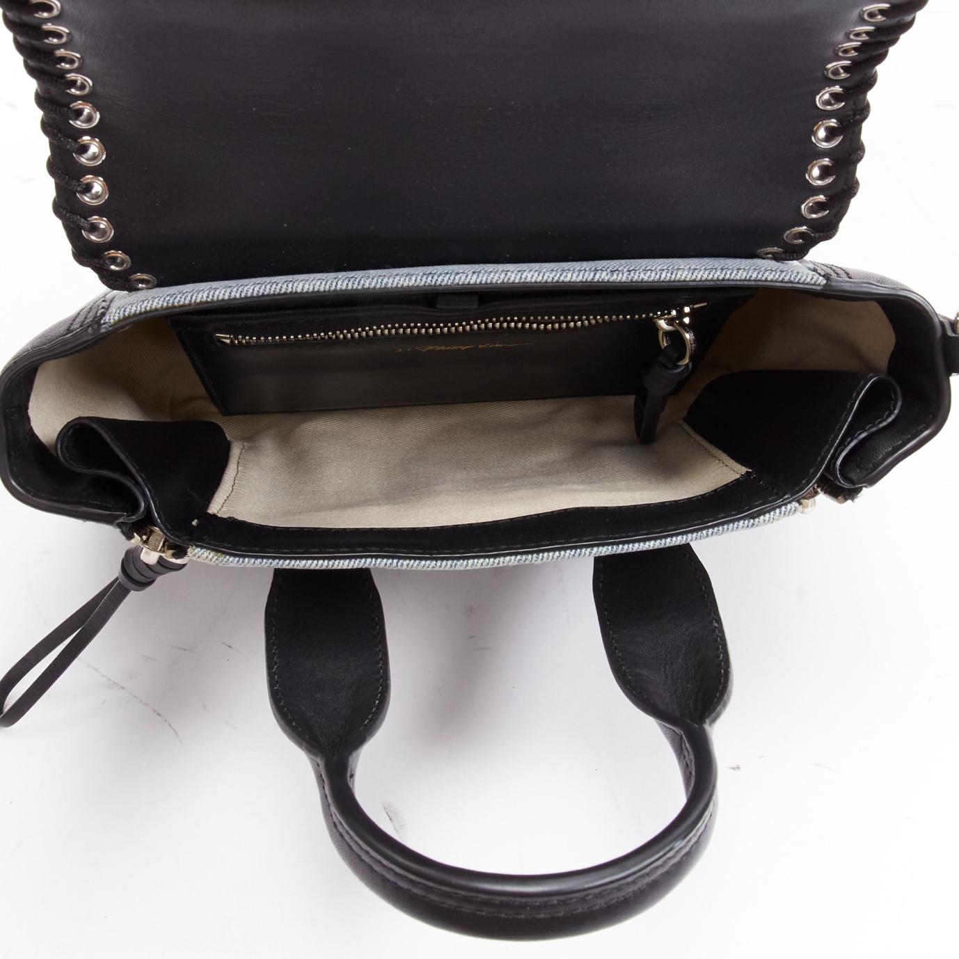 3.1 PHILLIP LIM Bolso bandolera Pashli de cuero negro con pespunte en tejido vaquero azul lavado en venta 4