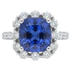 Anillo Halo de Zafiro Azul y Diamante de 3,10 Quilates