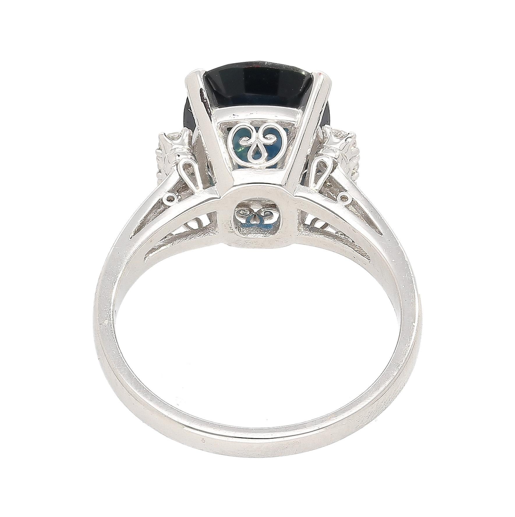Bague à tige fendue filigrane avec saphir bleu de 3,10 carats et diamants Neuf - En vente à Miami, FL
