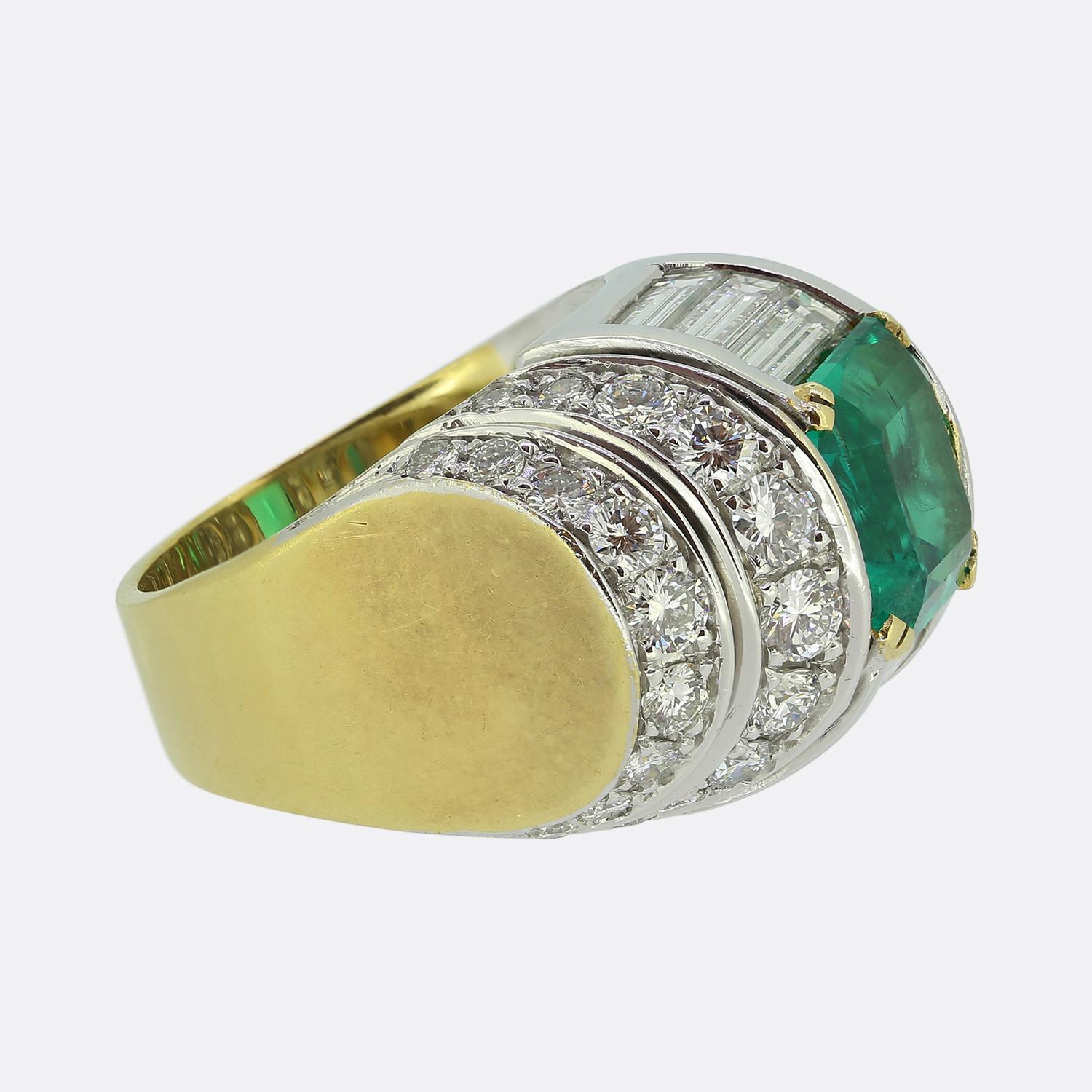 Ring mit 3,10 Karat kolumbianischem Smaragd und Diamant (Smaragdschliff) im Angebot