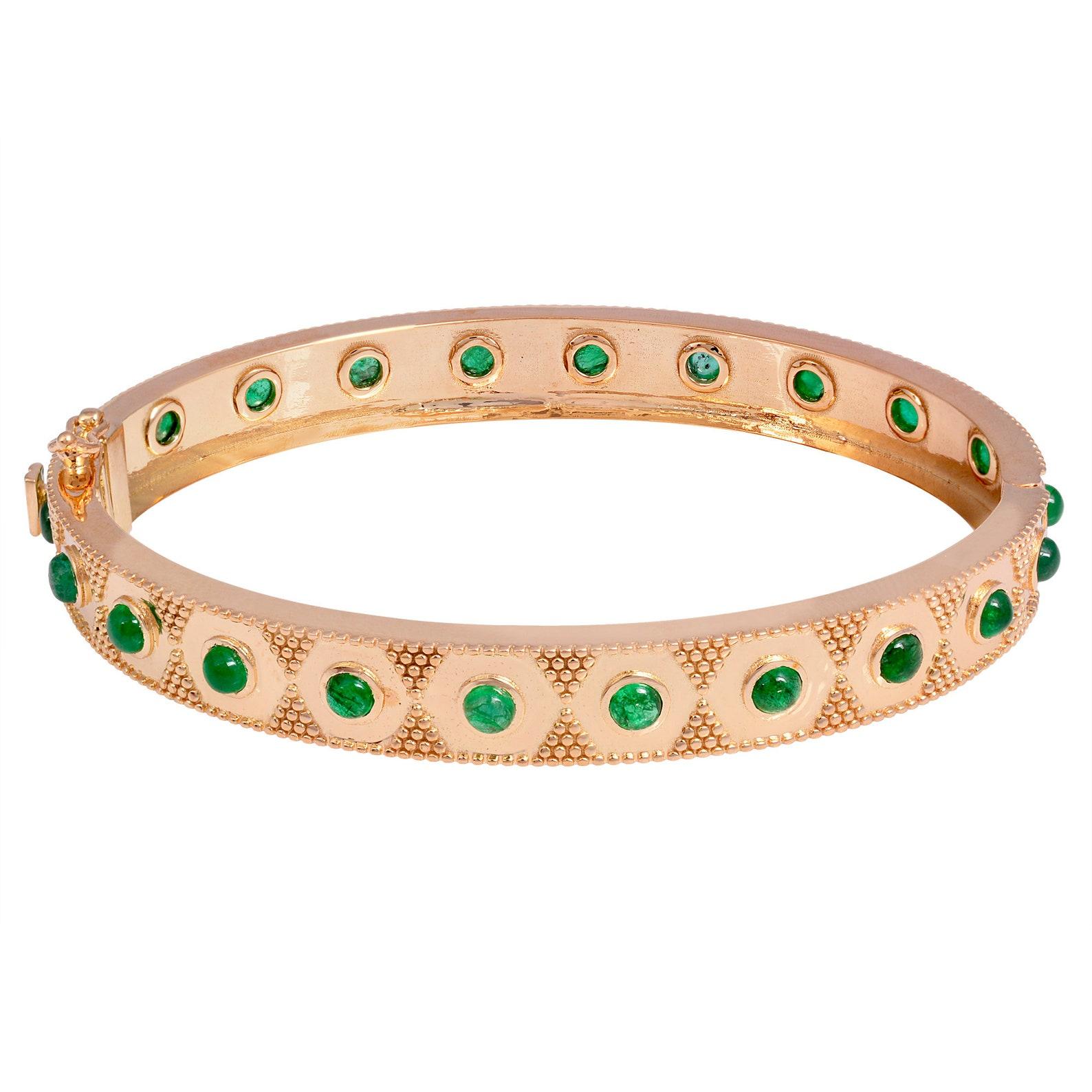 Mixed Cut 3.10 Carat Emerald 14 Karat Gold Station Bangle Bracelet For Sale