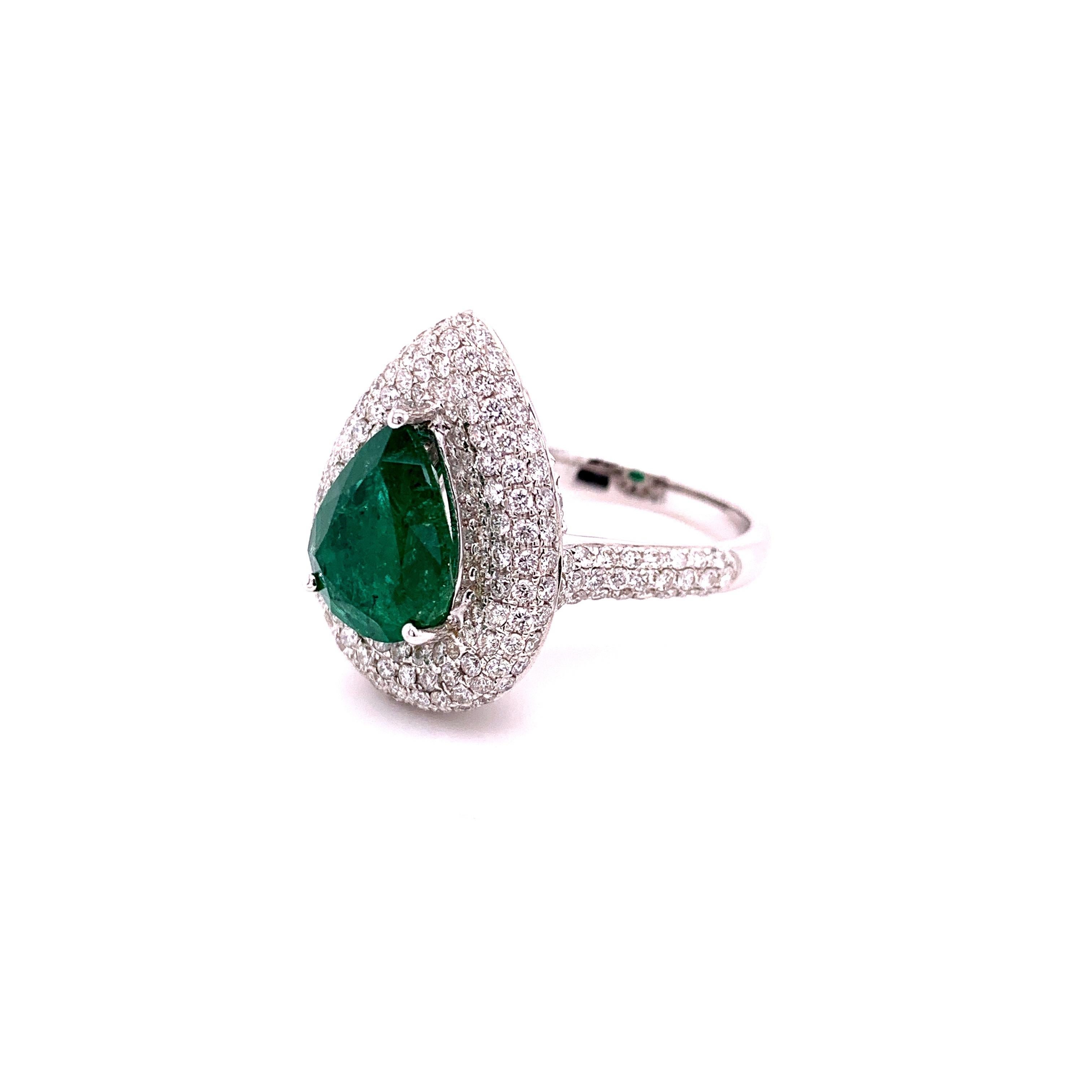Contemporary 3.10 Carat Emerald Diamond Cocktail Ring For Sale