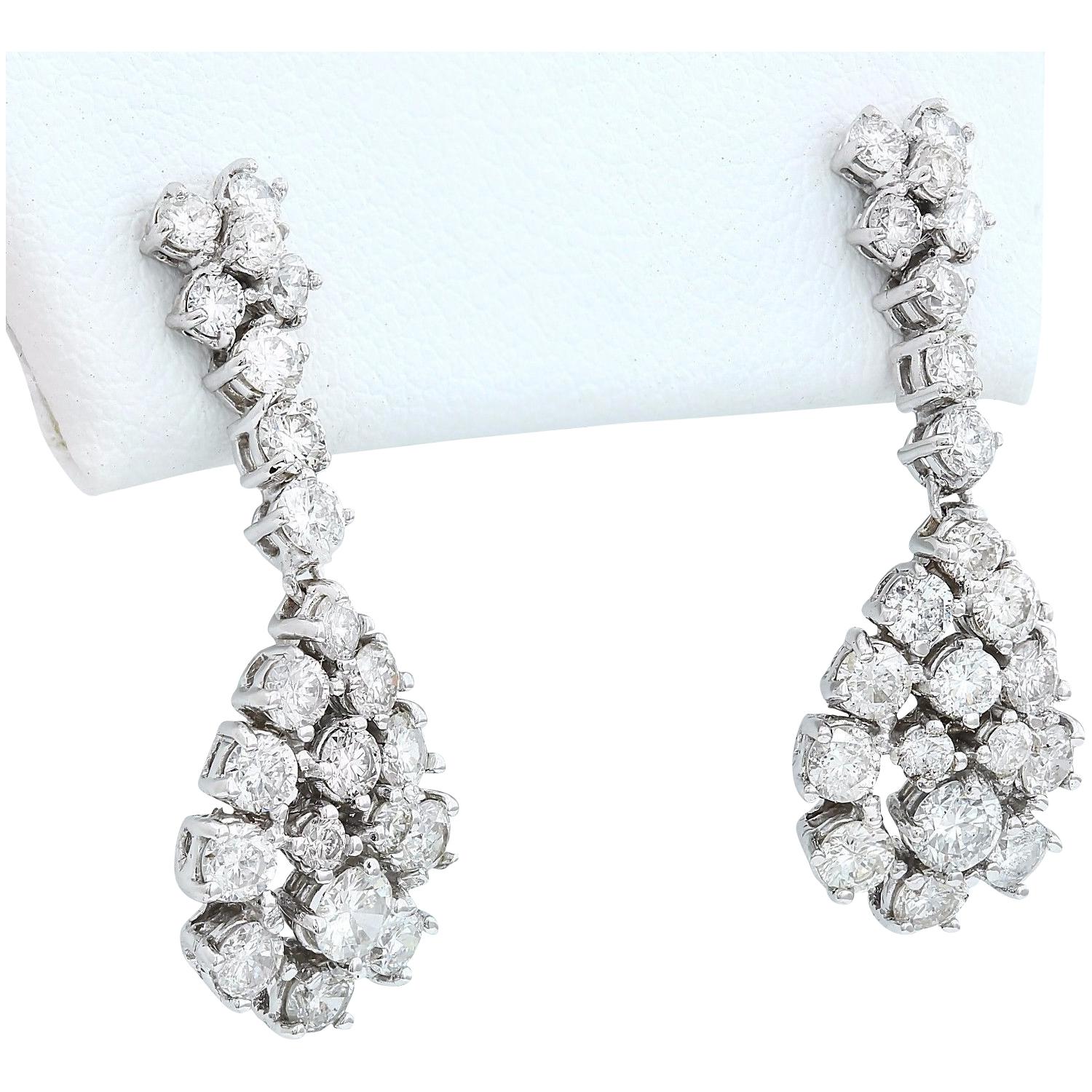 3.10 Carat Natural Diamond 18 Karat Solid White Gold Earrings In New Condition For Sale In Los Angeles, CA
