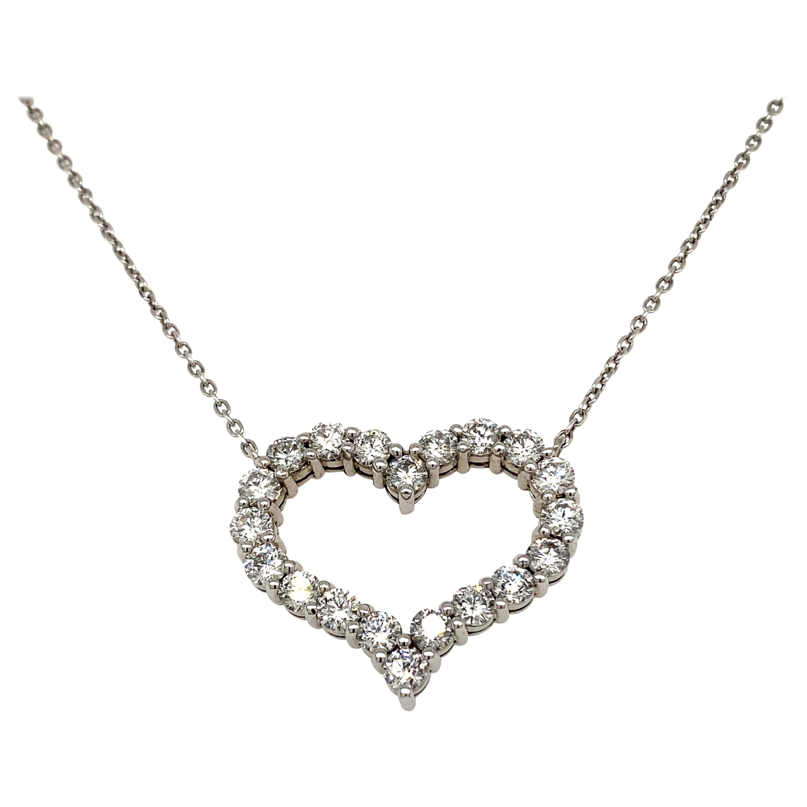 3.10 Carat Natural Diamond Heart Necklace 14 Karat White Gold G SI Chain For Sale