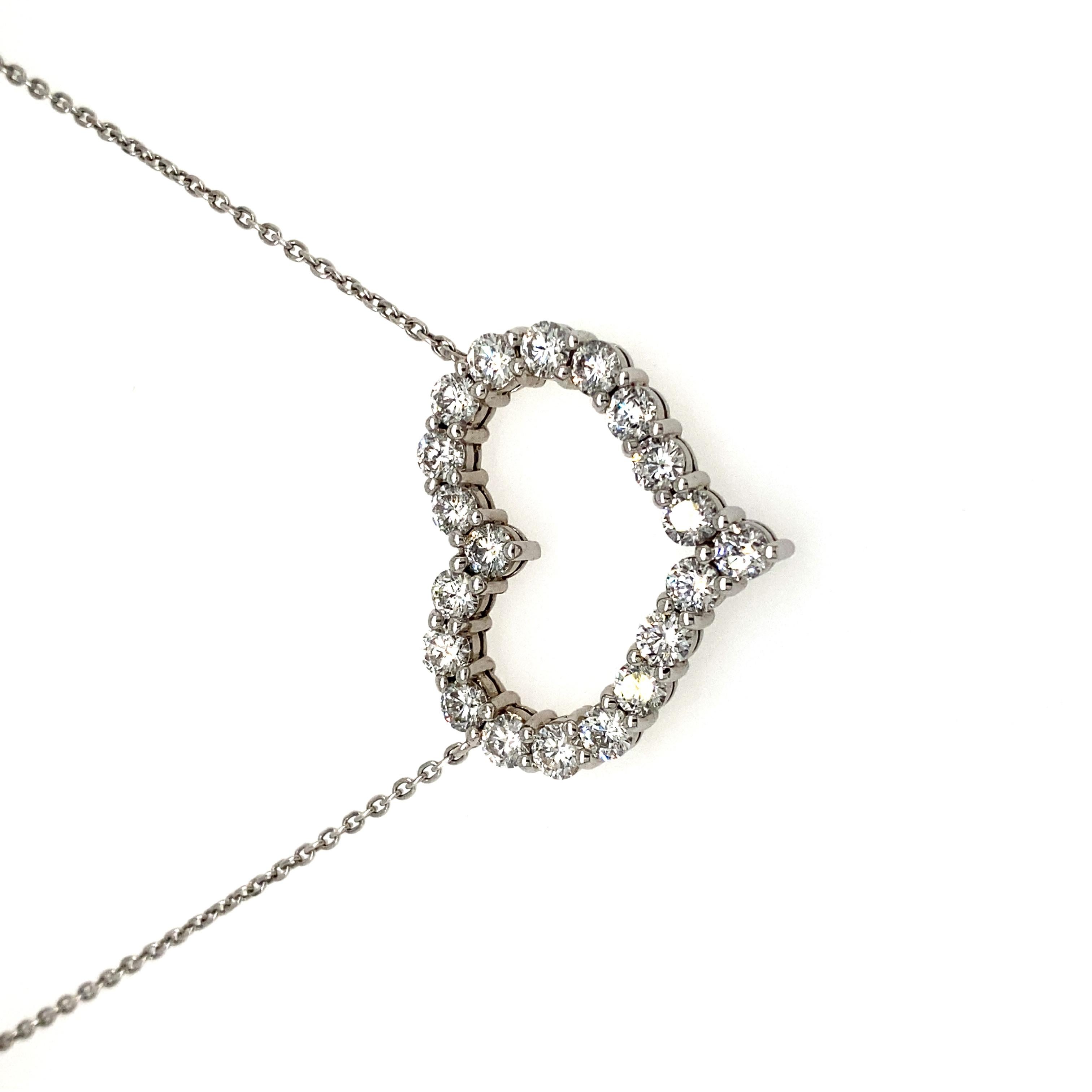 Round Cut 3.10 Carat Natural Diamond Heart Necklace 14 Karat White Gold G SI Chain For Sale
