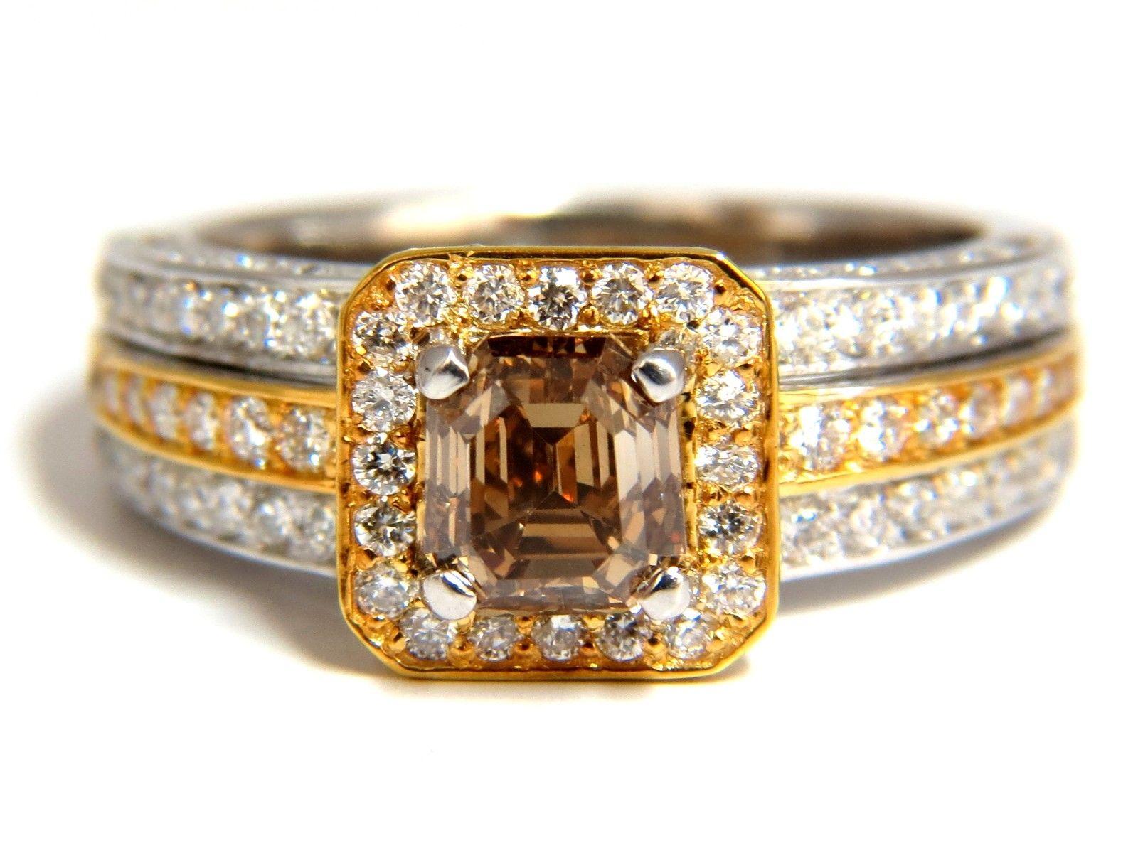 3,10 quilates de diamante natural Fancy Amarillo Marrón Halo Levantado Anillo Mod Deco 14 Quilates en Nuevo estado para la venta en New York, NY
