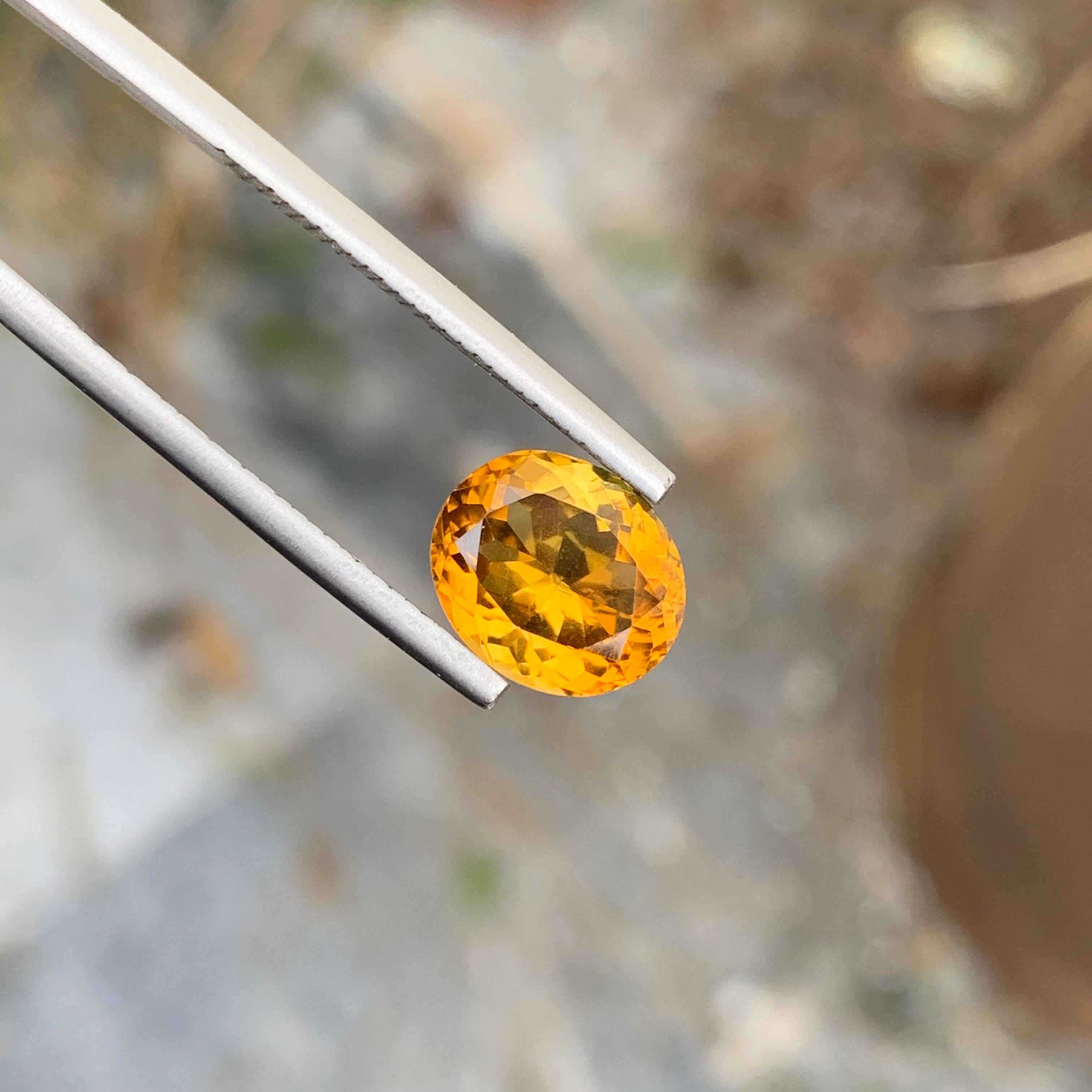 Tourmaline jaune chromée naturelle non sertie de 3,10 carats, pierre précieuse de forme ovale Unisexe en vente