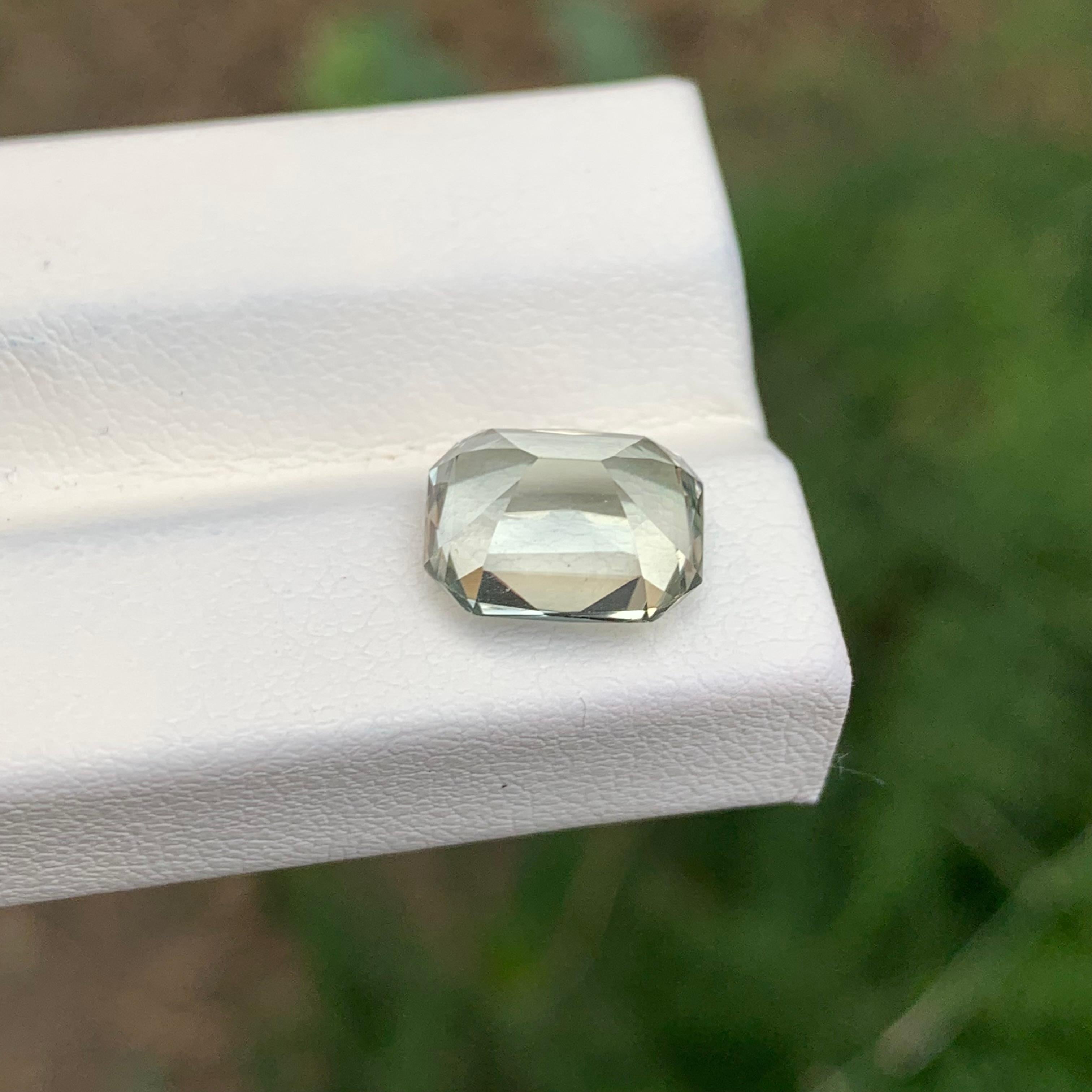 3.10 Carat Natural Loose Green Amethyst / Prasiolite Cushion Shape Gemstone (Améthyste verte / Prasiolite en forme de coussin) Unisexe en vente