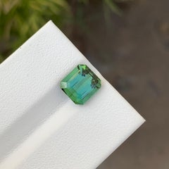 Turmalina verde suelta natural de 3,10 quilates en forma de esmeralda para colgante