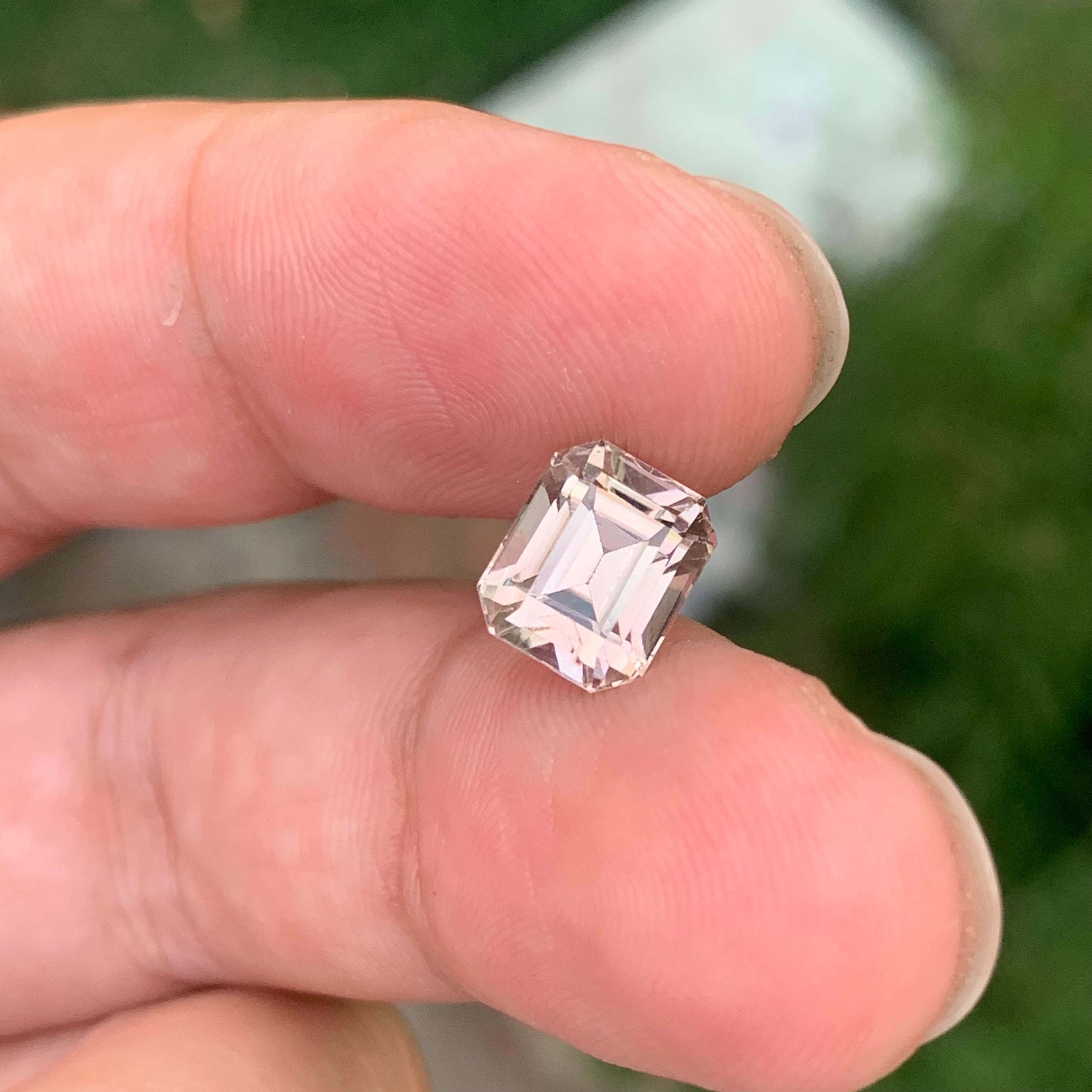 3.10 Carat Natural Loose Light Peach Tourmaline Emerald Shape Gemstone (pierre précieuse en forme d'émeraude) Neuf - En vente à Peshawar, PK