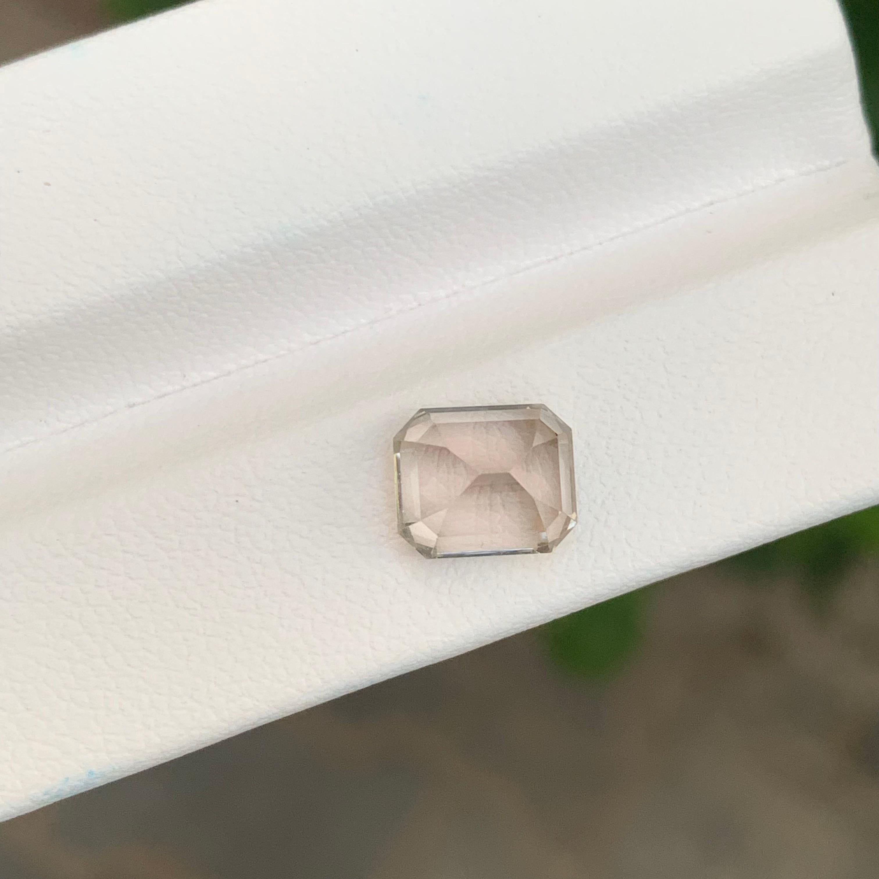 3.10 Carat Natural Loose Light Peach Tourmaline Emerald Shape Gemstone (pierre précieuse en forme d'émeraude) en vente 2