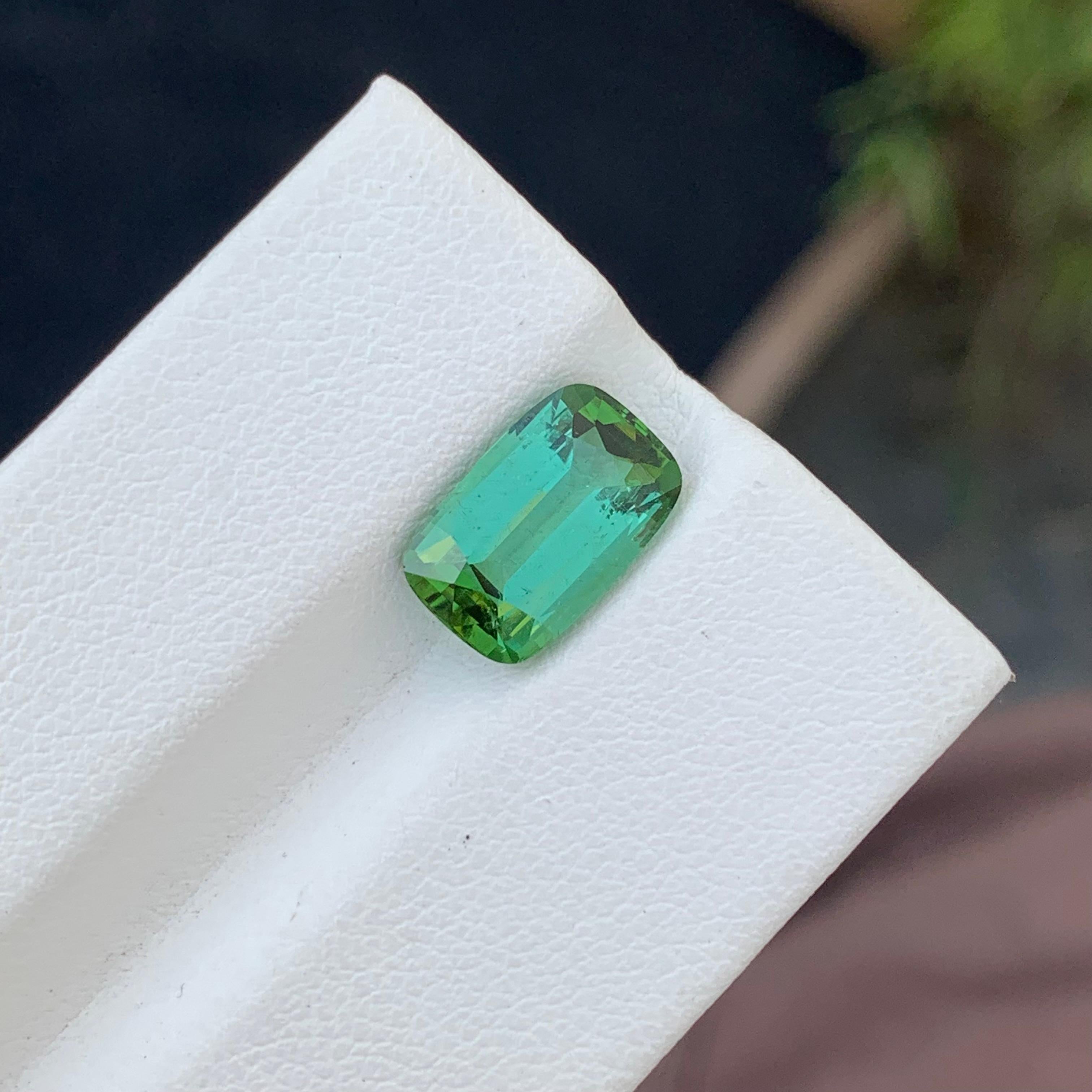 3.10 Carat Natural Loose Mint Green Tourmaline Long Cushion Gem For Ring  In New Condition For Sale In Peshawar, PK