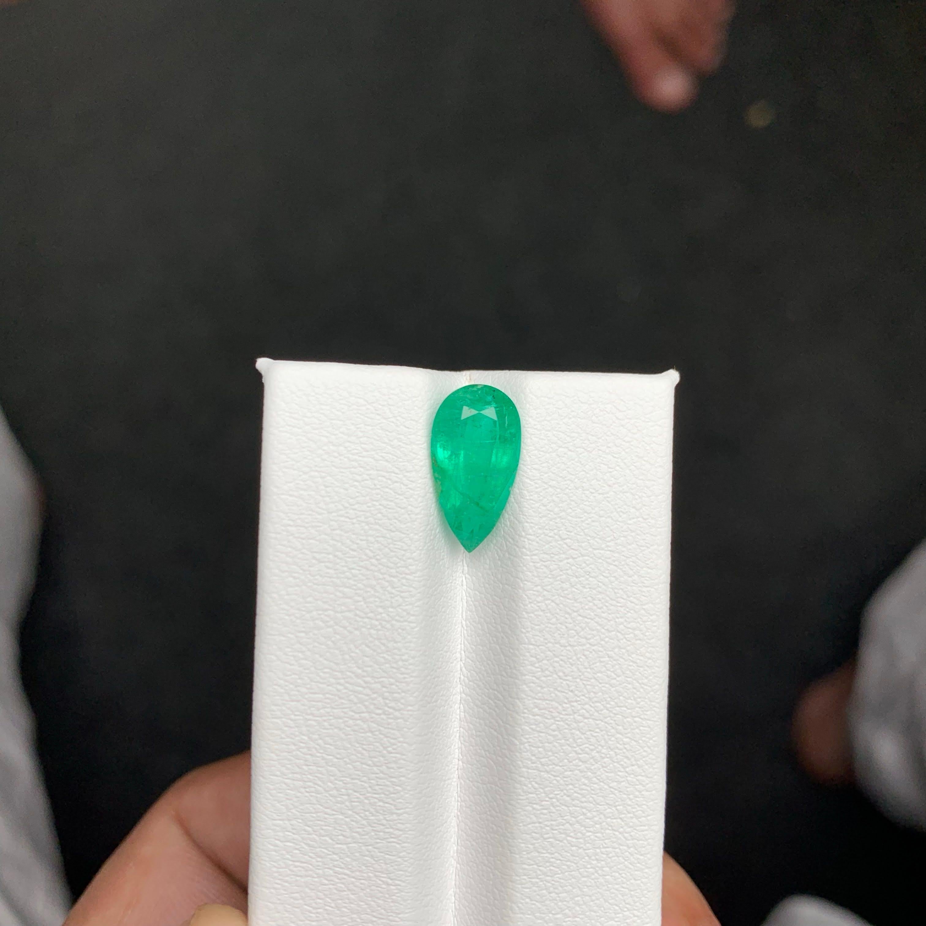 3,10 carati di pietra naturale sfusa di smeraldo verde taglio a pera Gemma afgana In condizioni Nuovo in vendita a Bangkok, TH