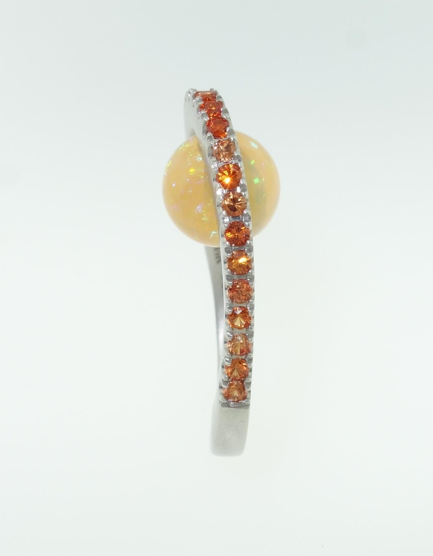 3.10 Karat Opal und orangefarbener Saphir Statement-Ring (Zeitgenössisch) im Angebot