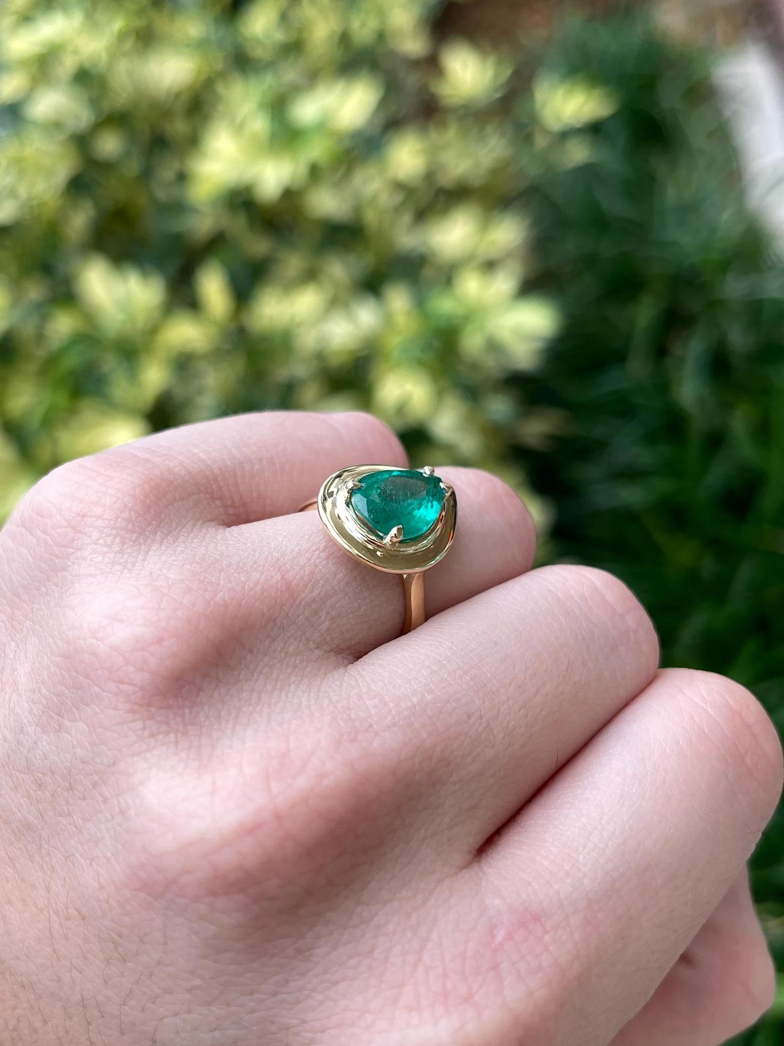 3.10 Carat Pear Cut Emerald Solitaire Half Bezel Statement Ring Gold 18K In New Condition For Sale In Jupiter, FL