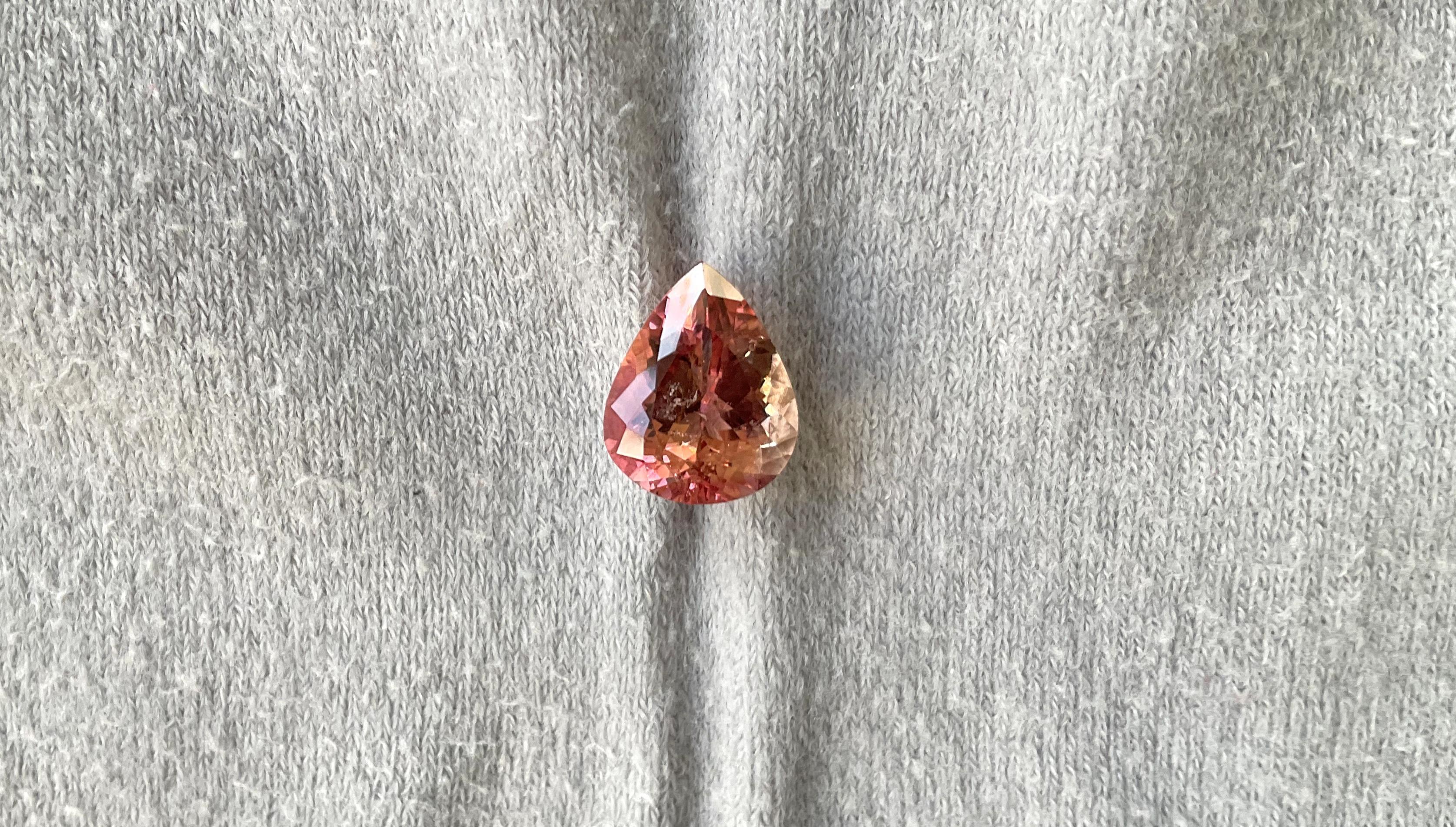 3.10 carat pinkish pink tourmaline pear faceted cut stone for pendant Natural gem

Gemstone - Tourmaline
Weight - 3.10 Carats
Shape - Pear
Size -  11x9x6 MM
Pieces - 1