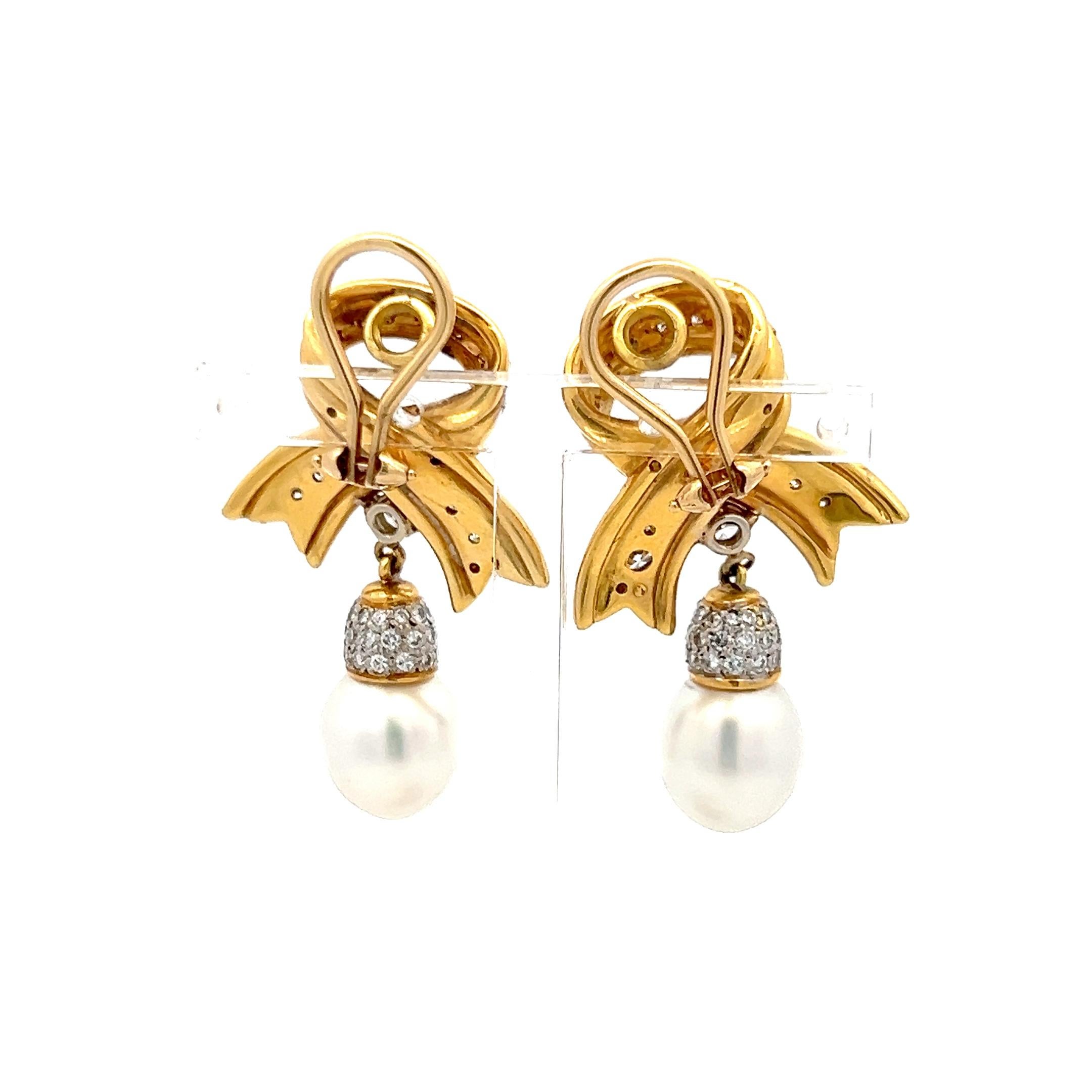 Taglio rotondo Orecchini pendenti con perle 14K YG con diamante tondo brillante da 3,10 carati 10,05-11,2MM in vendita