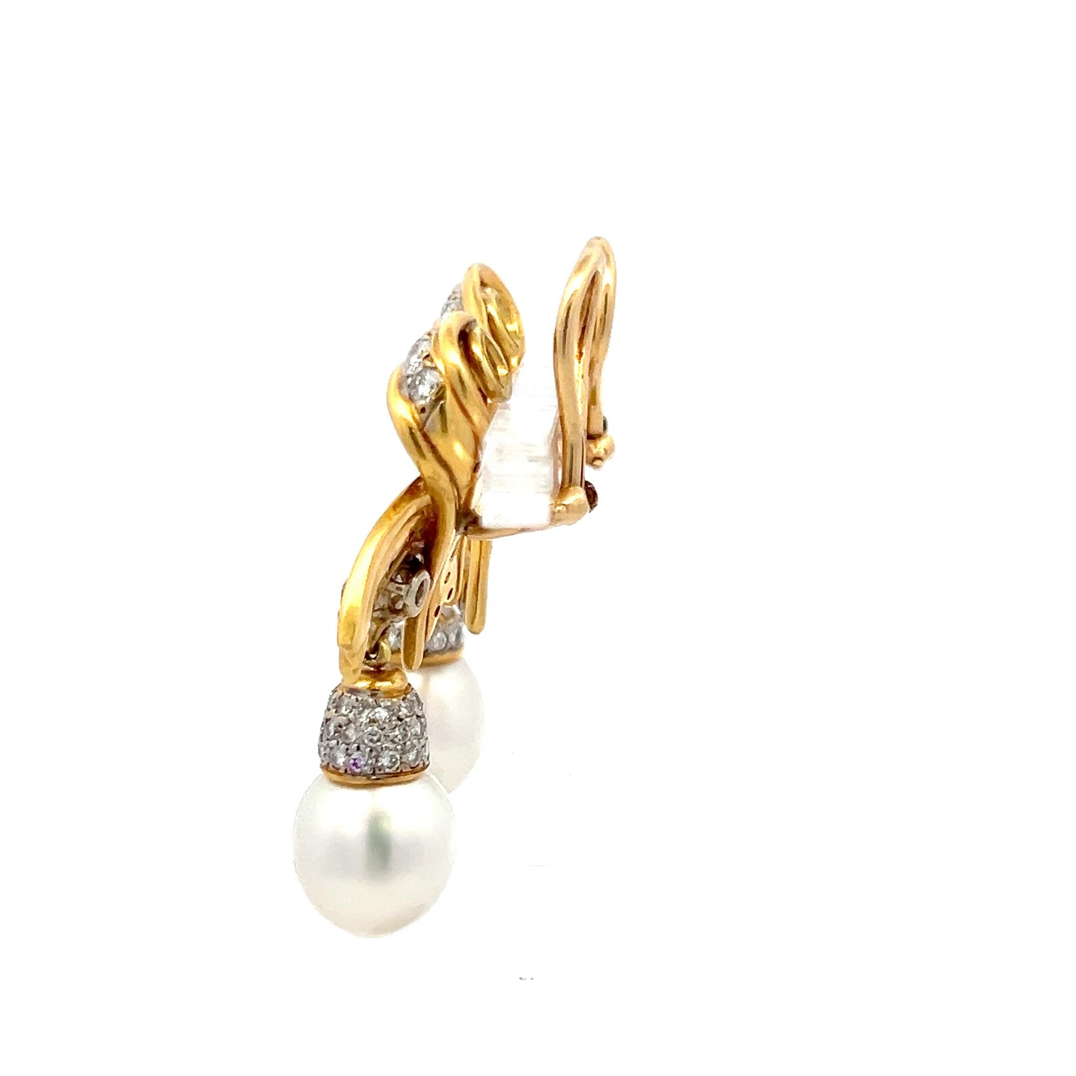 Orecchini pendenti con perle 14K YG con diamante tondo brillante da 3,10 carati 10,05-11,2MM In condizioni buone in vendita a New York, NY
