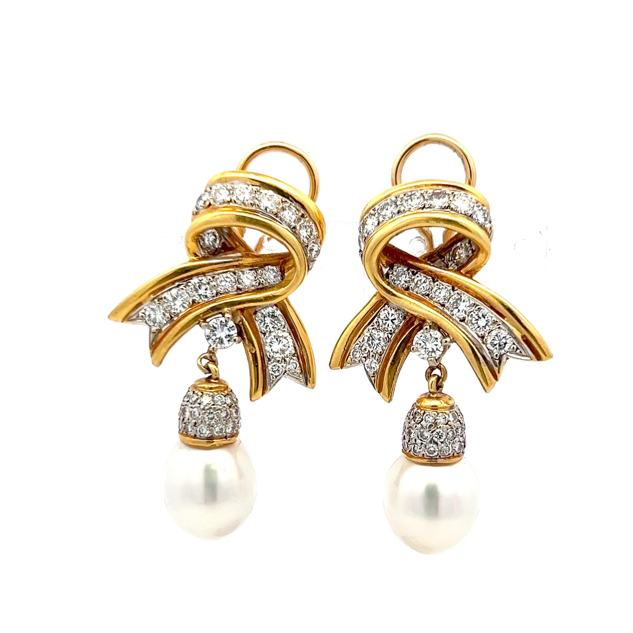 Donna Orecchini pendenti con perle 14K YG con diamante tondo brillante da 3,10 carati 10,05-11,2MM in vendita