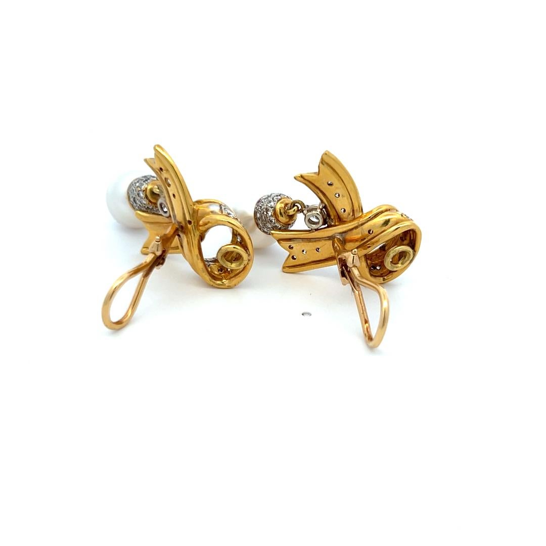 Orecchini pendenti con perle 14K YG con diamante tondo brillante da 3,10 carati 10,05-11,2MM in vendita 3