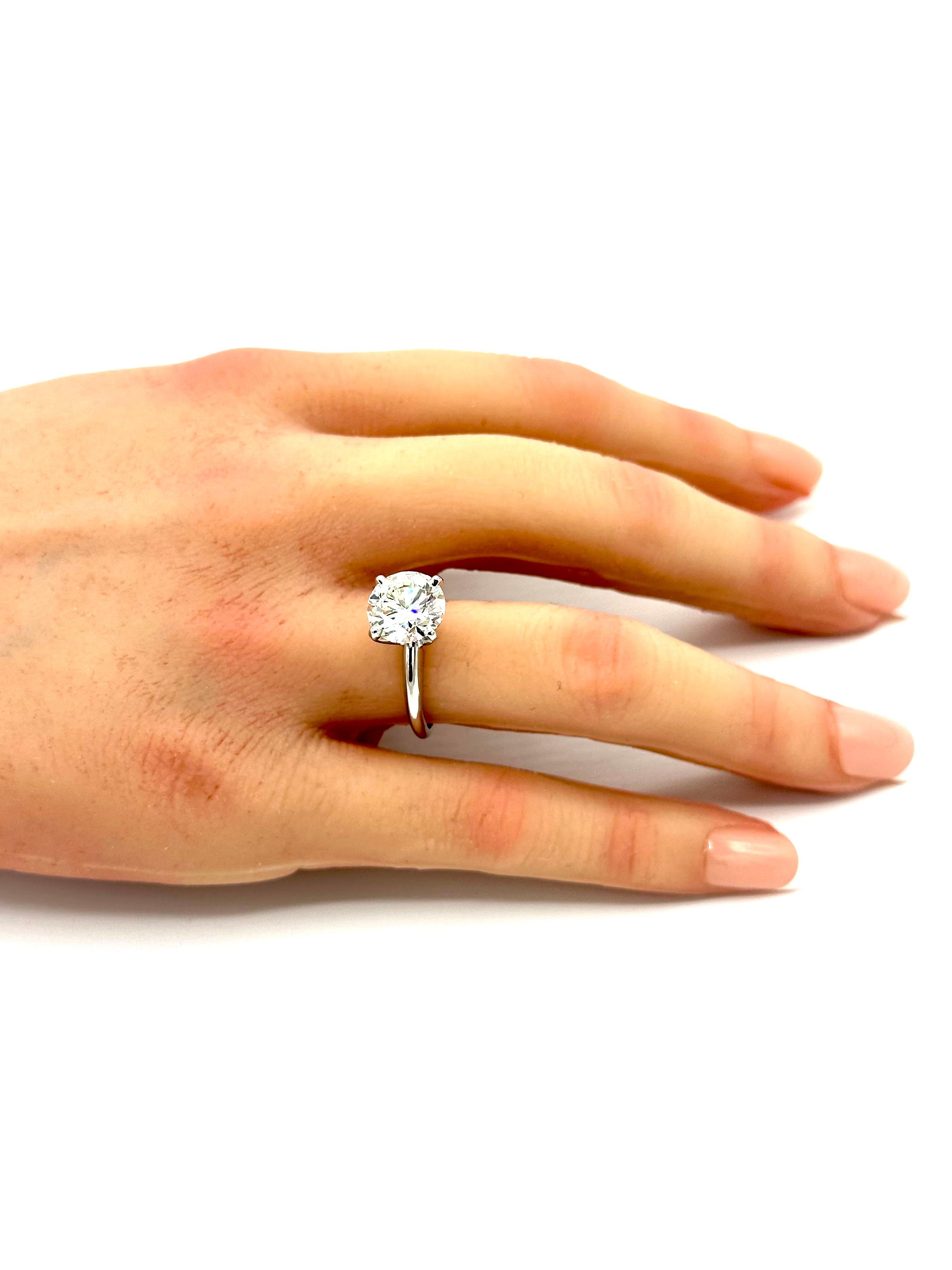 3.10 Carat Round Brilliant Diamond and Platinum Solitaire Engagement Ring For Sale 4