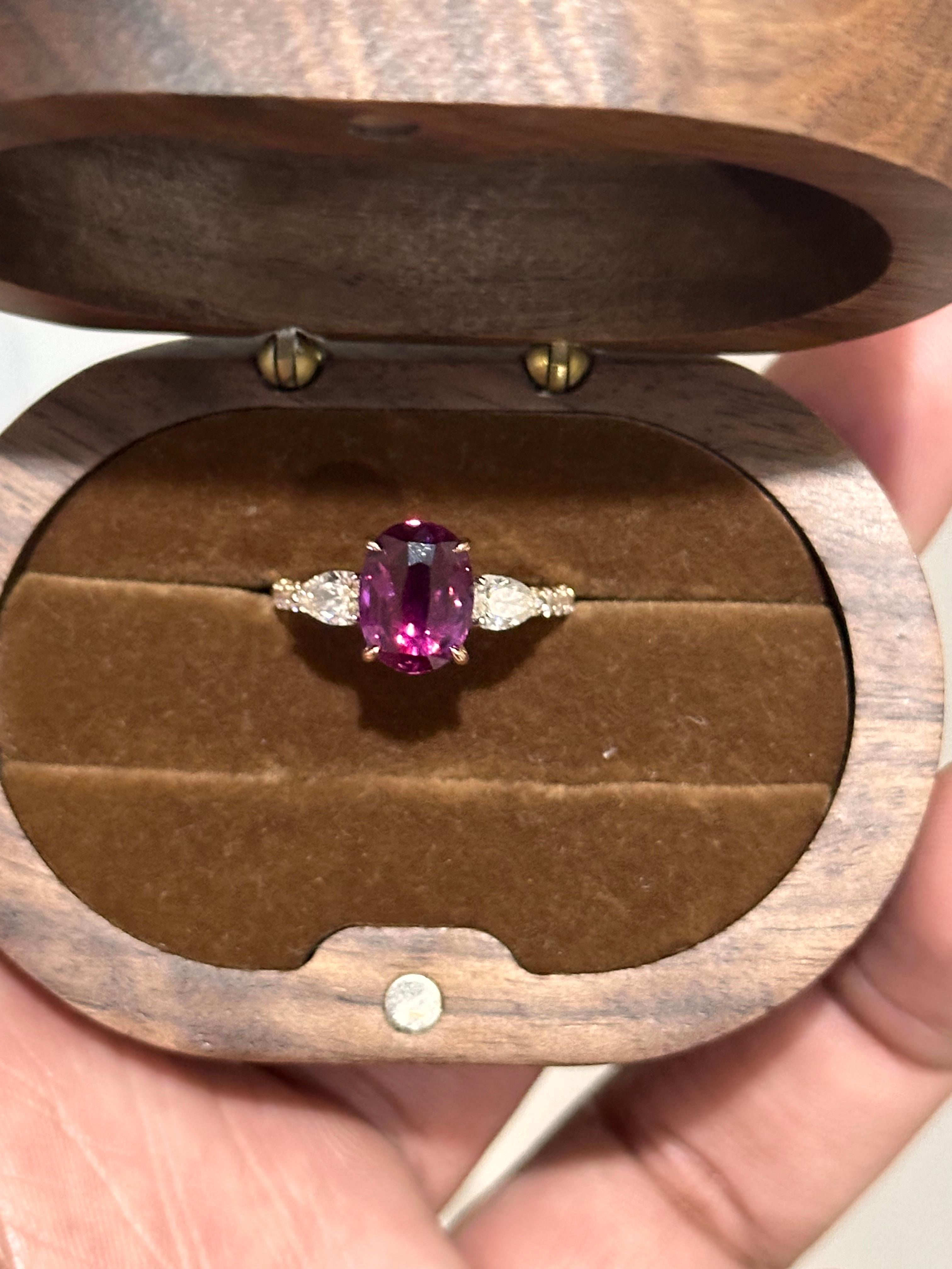 3.10 Carat Ruby (No-Heat) Diamond Cocktail Ring In New Condition For Sale In Bangkok, TH