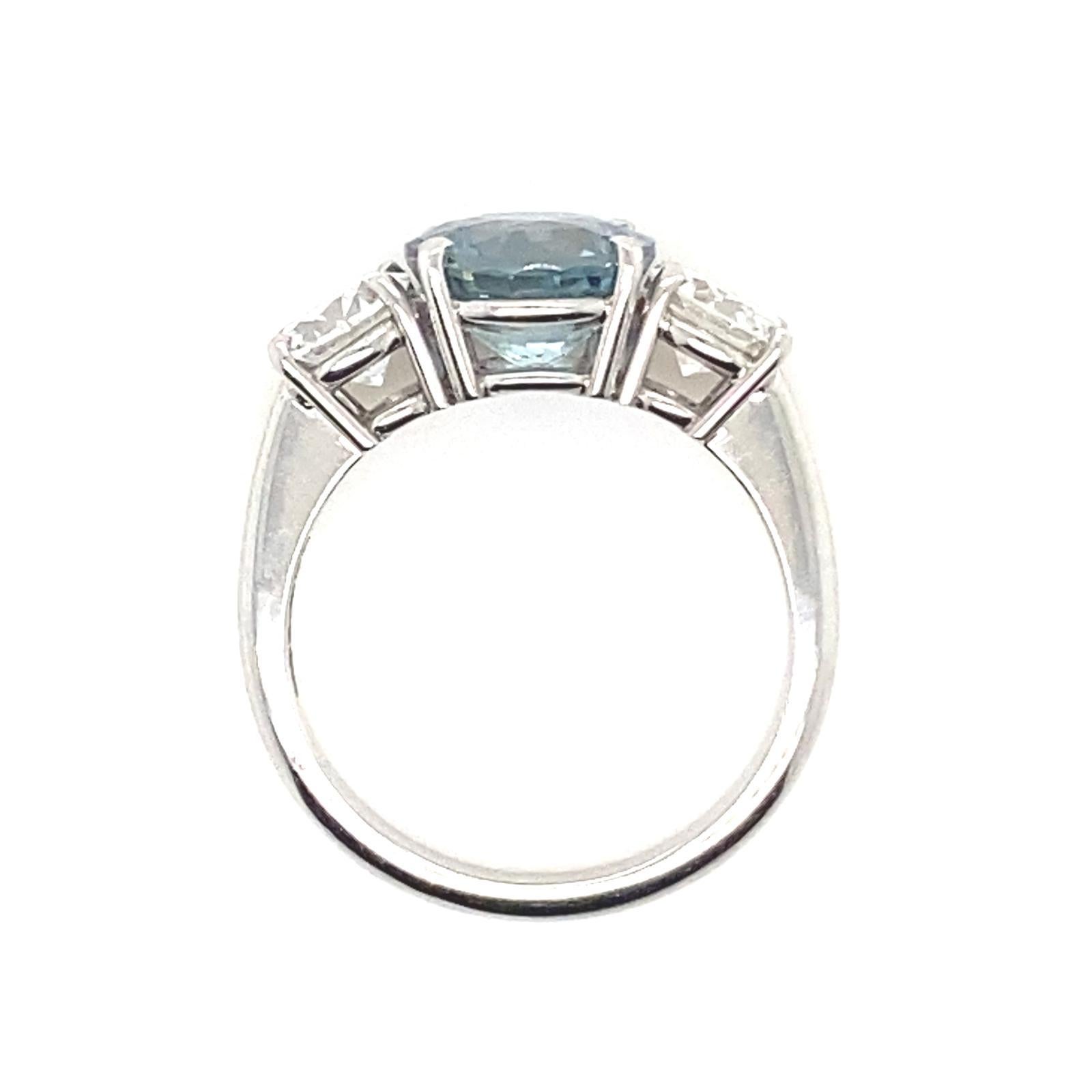 3.10 Carat Sapphire and Diamond Three Stone Platinum Engagement Ring For Sale 2