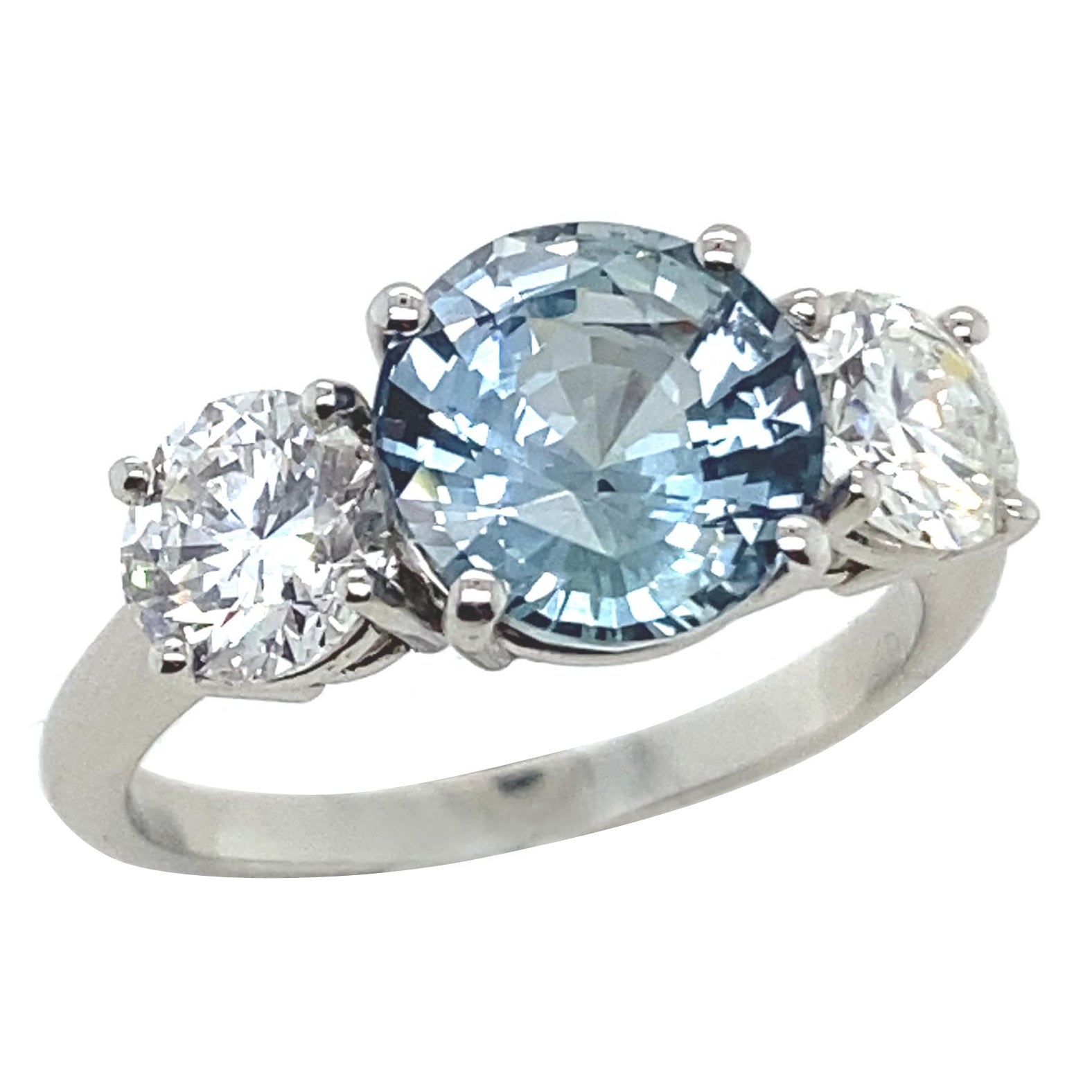 Anello di fidanzamento in platino a tre pietre con zaffiro e diamante da 3.10 carati