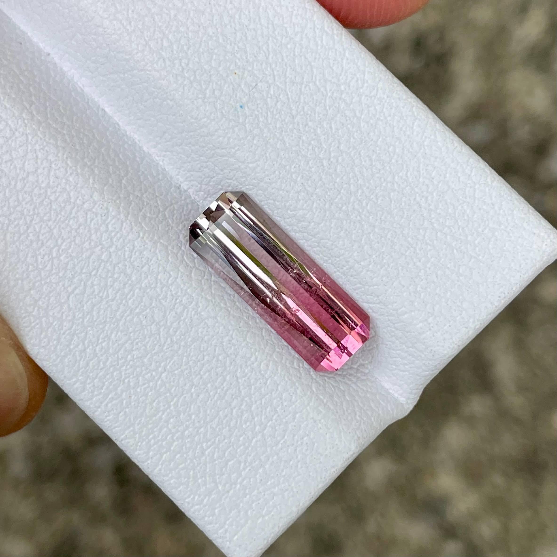 Weight 3.10 carats
Dimensions 14.55x5.55x4.35 mm
Clarity VSS
Origin AFGHANISTAN
Treatment None
Shape Octagon
Cut Scissors cut



The 3.10 carats Bi color Blue Tourmaline Stone showcases a mesmerizing Scissor Cut, emanating from the rich mines of