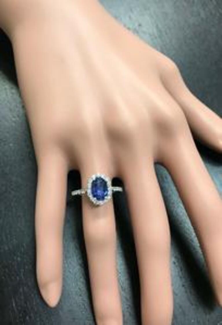 3.10 Carat Exquisite Natural Blue Sapphire and Diamond 14 Karat Solid White Gold For Sale 2