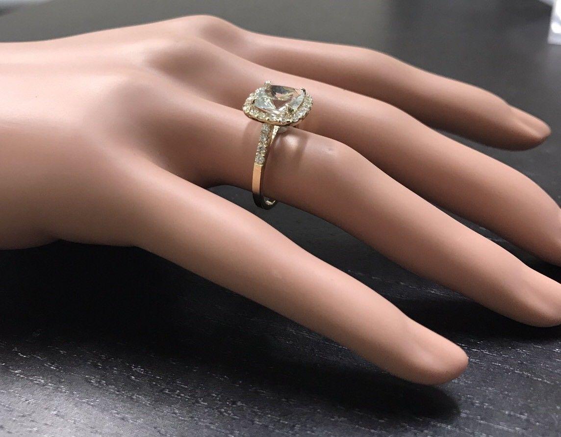 3.10 Carat Impressive Natural Aquamarine and Diamond 14 Karat Yellow Gold Ring For Sale 2