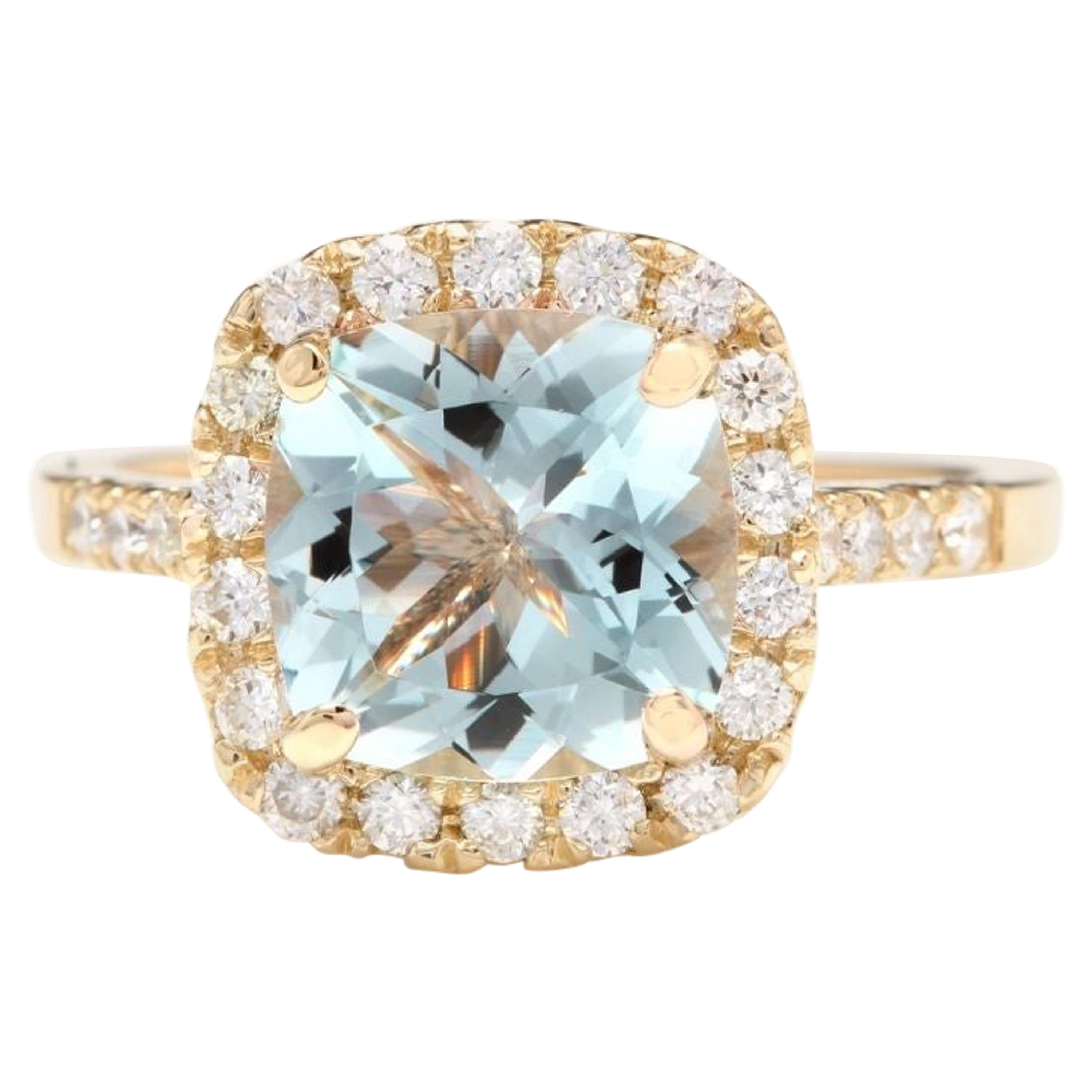 3.10 Carat Impressive Natural Aquamarine and Diamond 14 Karat Yellow Gold Ring For Sale