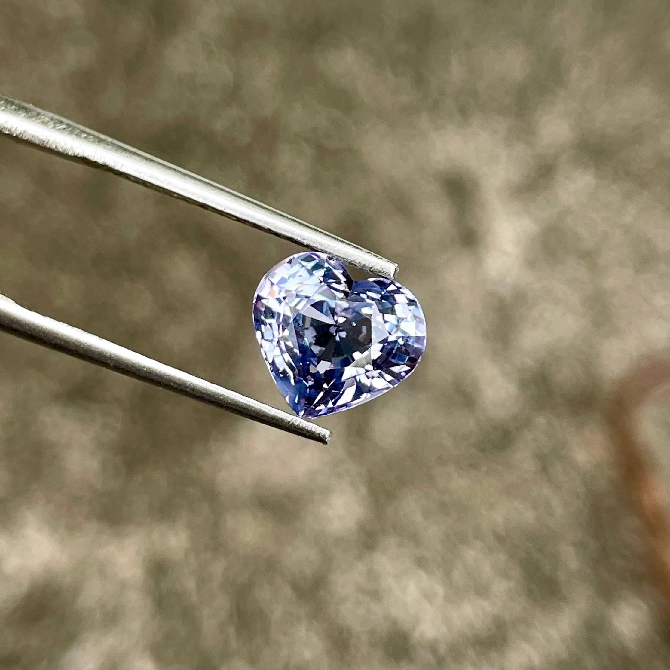 3.10 carats Lavender Spinel Stone Heart Cut Natural Tanzanian Gemstone In New Condition For Sale In Bangkok, TH