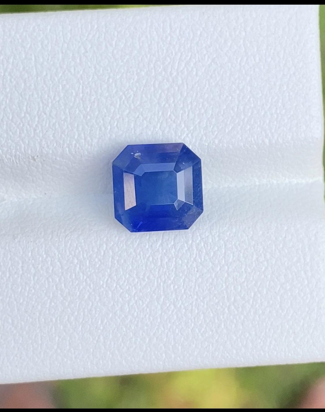 3.10 ct Natural Blue Sapphire Ceylon origin Gemstone Heated  In New Condition For Sale In Makola, LK