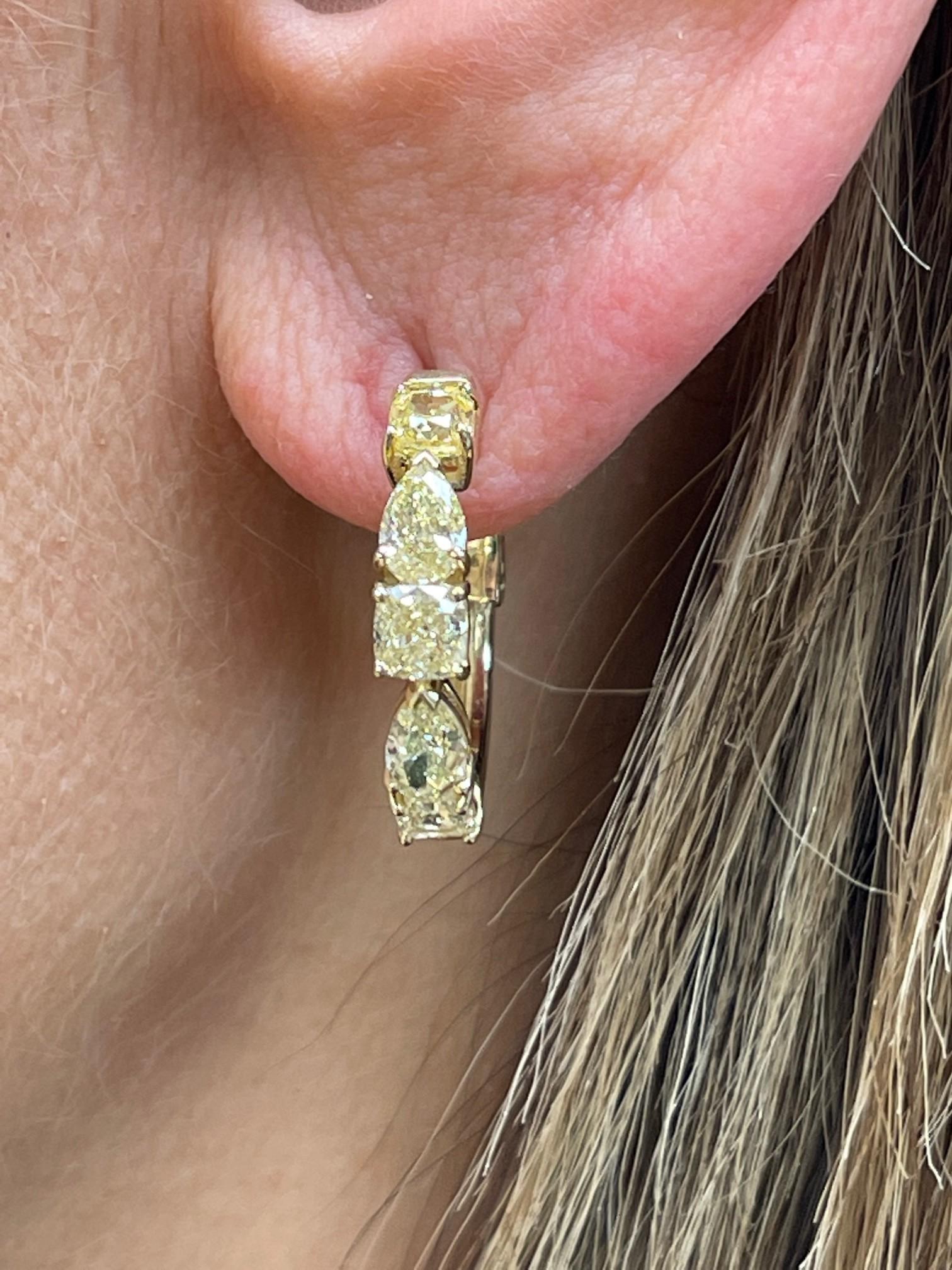 3.10 Ctw. Créoles fantaisie en or jaune 14 carats avec diamants jaunes de forme fantaisie Pour femmes en vente