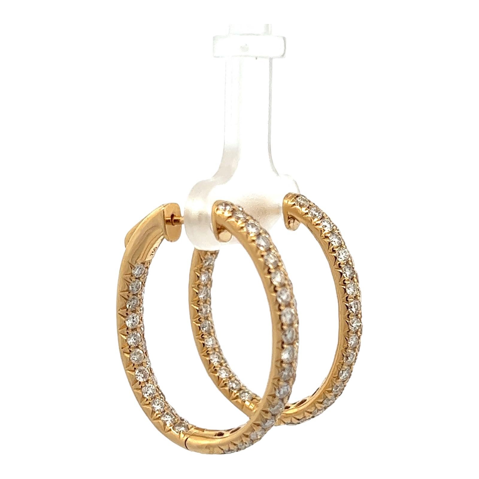 3.10 Ctw Round Brilliant Diamond 18 Karat Yellow Gold Oval in/Out Hoop Earrings In New Condition In Boca Raton, FL