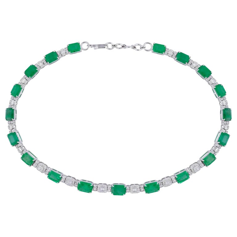 31.05 Carat Emerald 14 Karat White Gold Diamond Necklace For Sale at ...