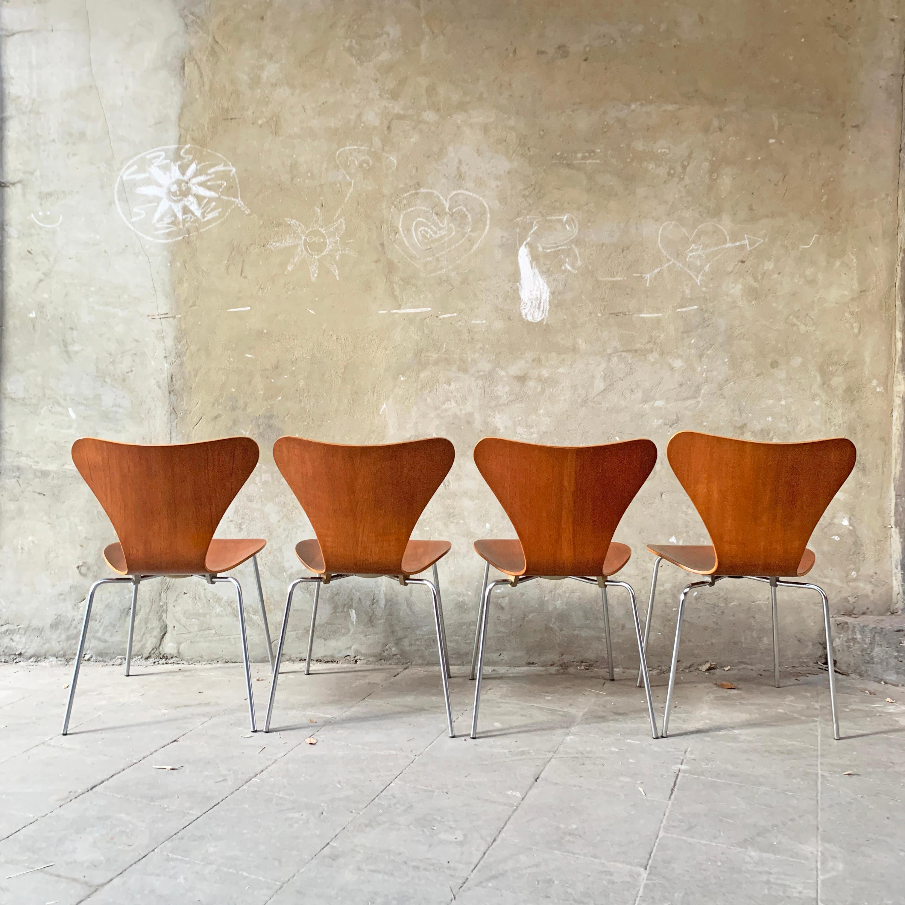 3107 Butterfly Chairs in Teak by Arne Jacobsen for Fritz Hansen, 1960s 6