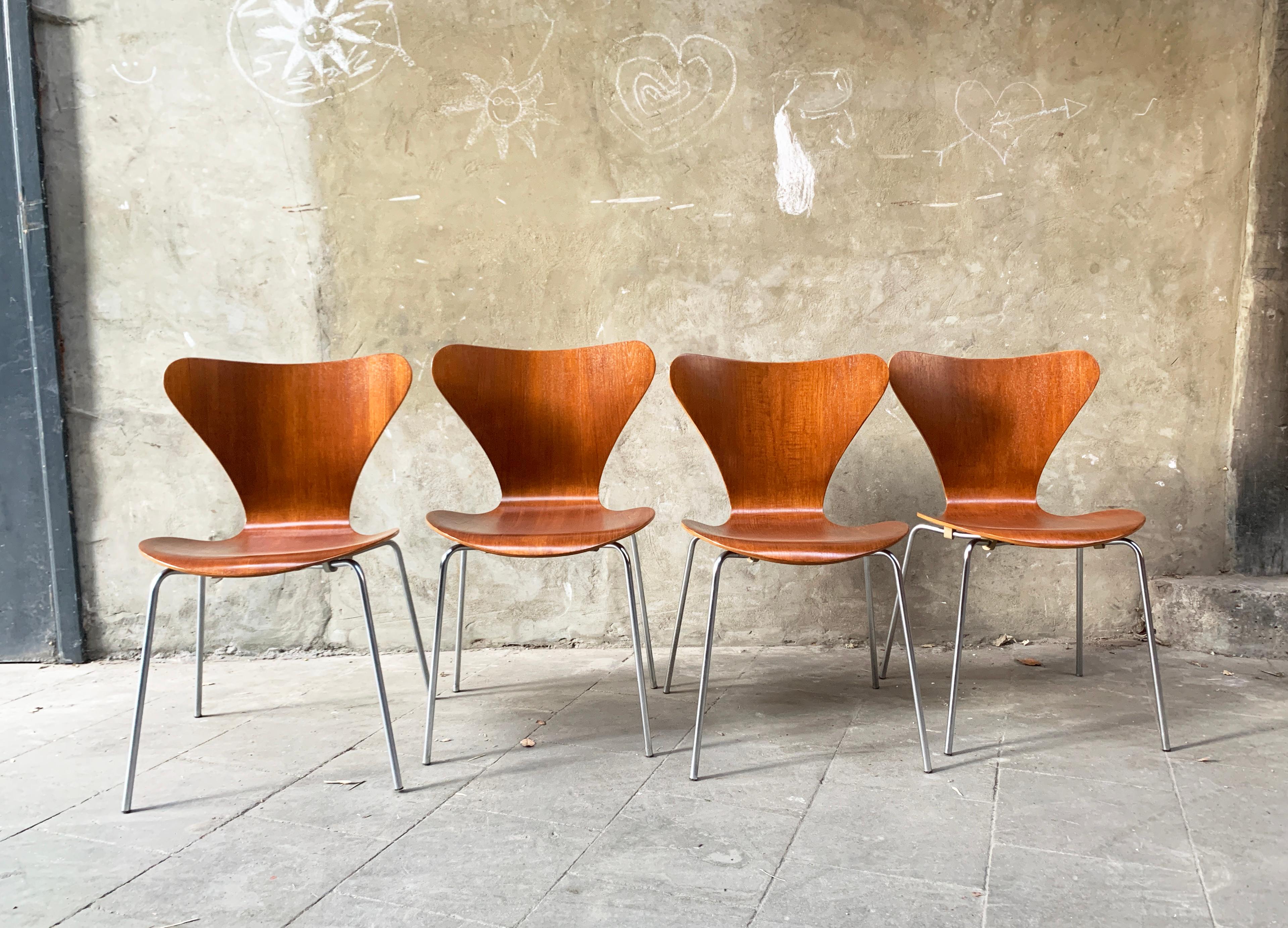 Mid-Century Modern 3107 Butterfly Chairs in Teak by Arne Jacobsen for Fritz Hansen, 1960s