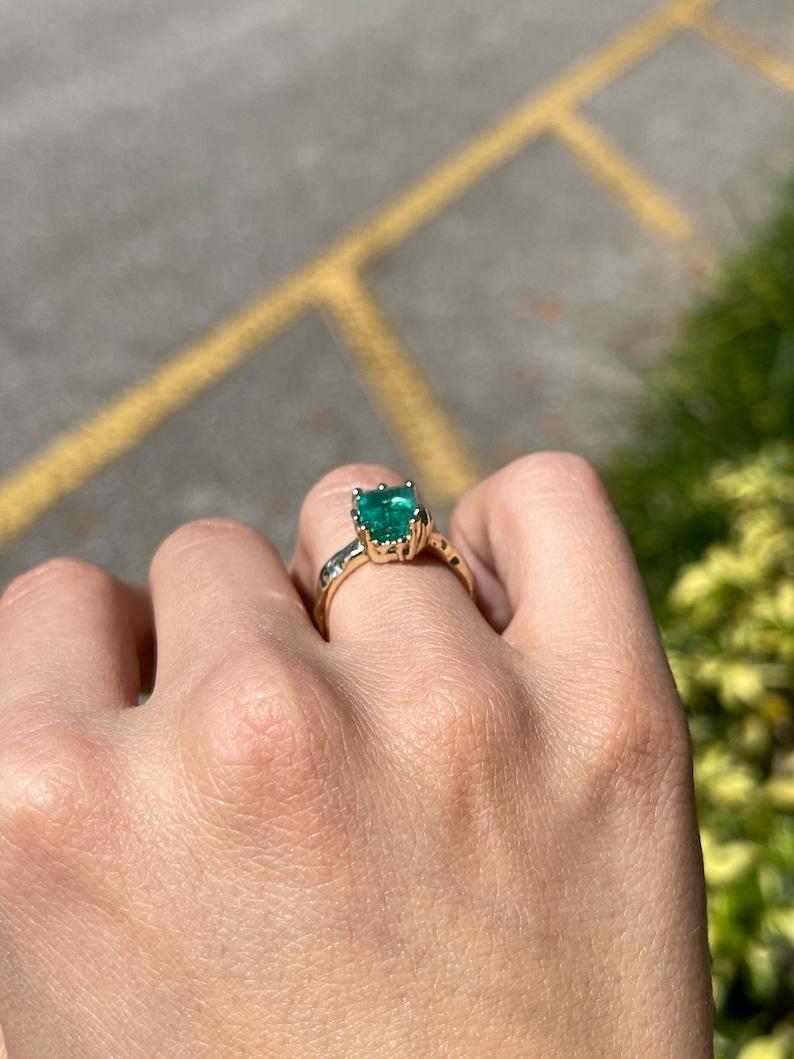 Solitär-Ring mit 3,10 Karat 14K Smaragd - Bio Gold Nugget Design Lush Green 585 im Angebot 4
